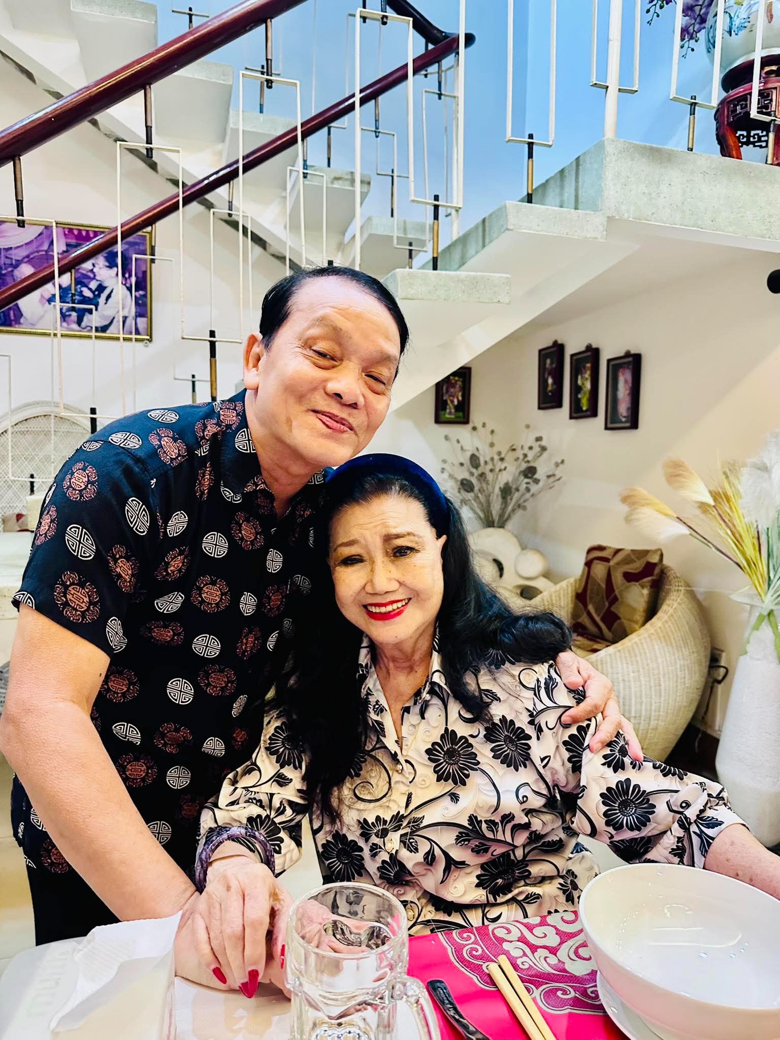 Kỳ nữ Kim Cương hội ngộ với bạn nghề, gom nhặt k&yacute; ức s&agrave;n diễn - Ảnh 6.