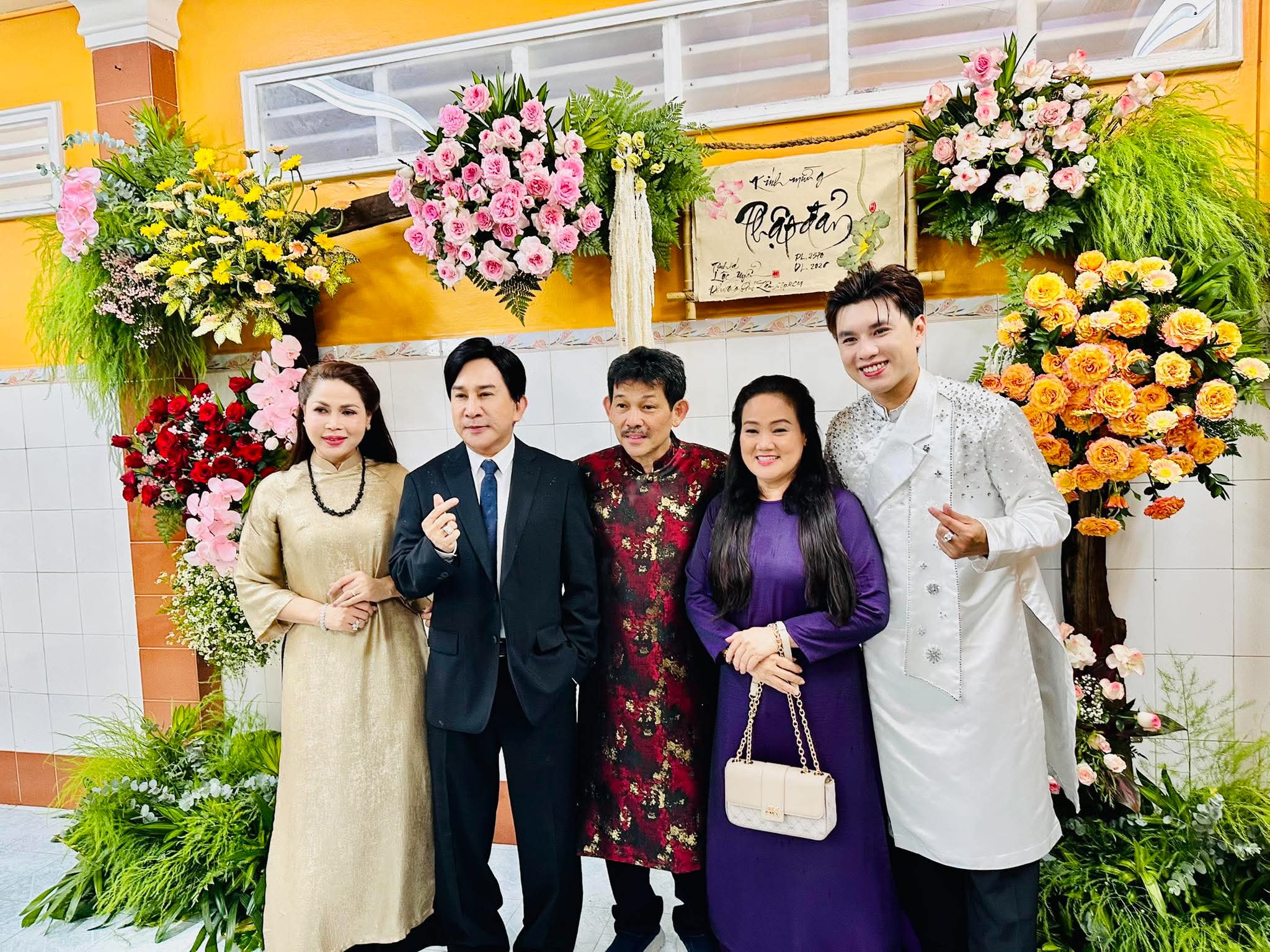 NSƯT nhạc sĩ V&otilde; Thanh Li&ecirc;m, Minh Ngọc, &Aacute;nh Ngọc - 21 năm thắp s&aacute;ng m&ugrave;a Phật đản bằng tiếng h&aacute;t - Ảnh 4.
