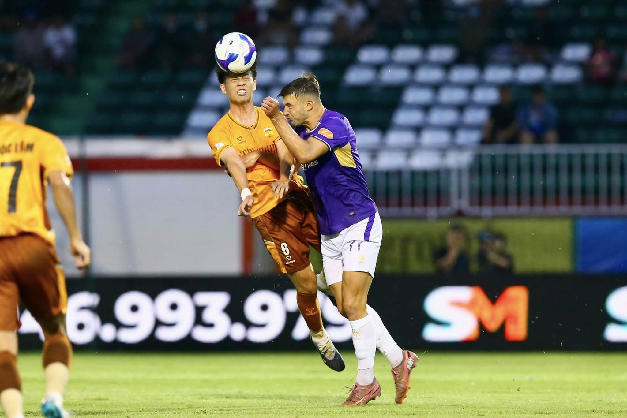 HAGL ch&iacute;nh thức trụ hạng sau trận thắng thuyết phục H&agrave; Nội FC - Ảnh 5.