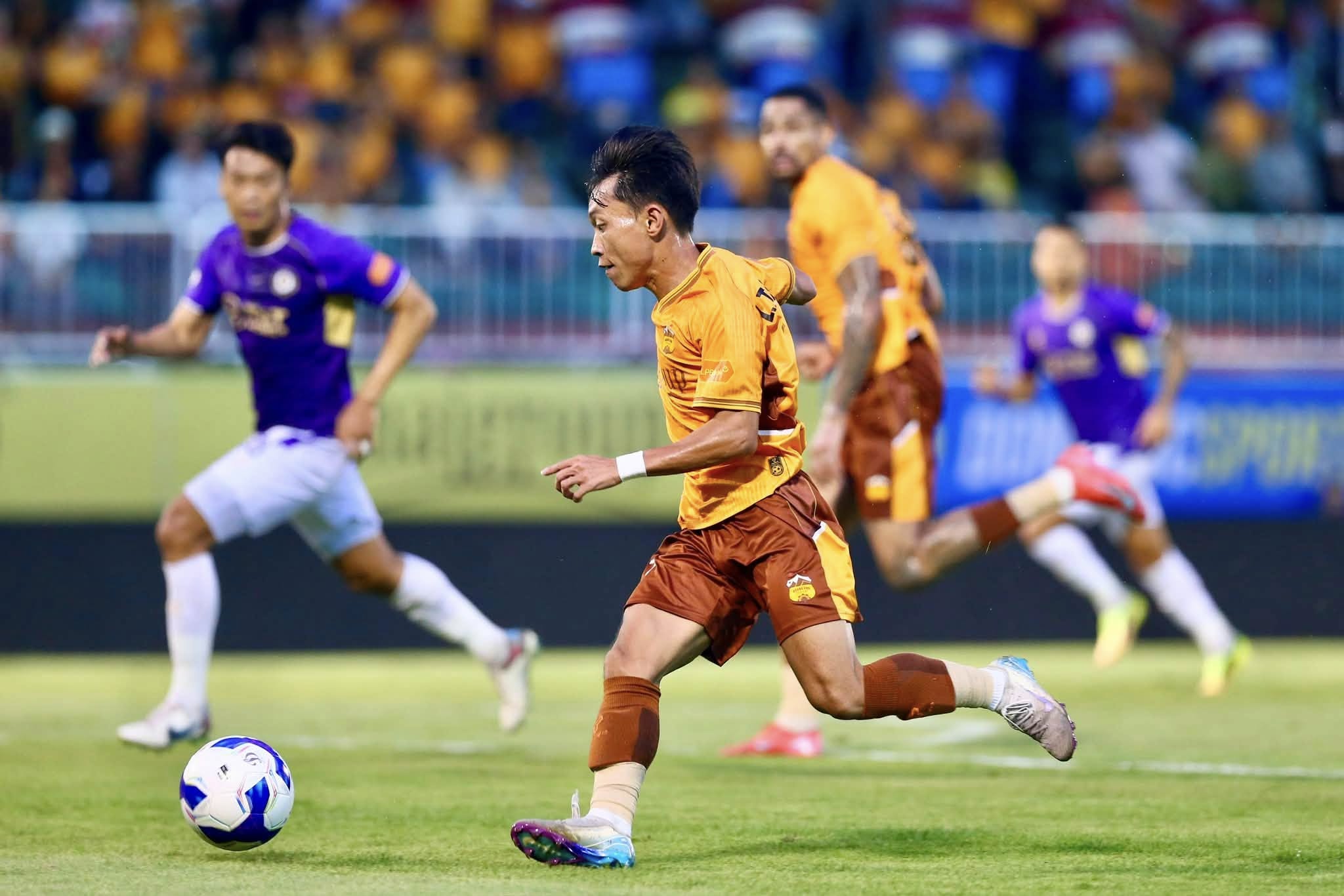 HAGL ch&iacute;nh thức trụ hạng sau trận thắng thuyết phục H&agrave; Nội FC - Ảnh 8.