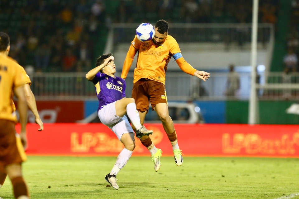 HAGL ch&iacute;nh thức trụ hạng sau trận thắng thuyết phục H&agrave; Nội FC - Ảnh 6.