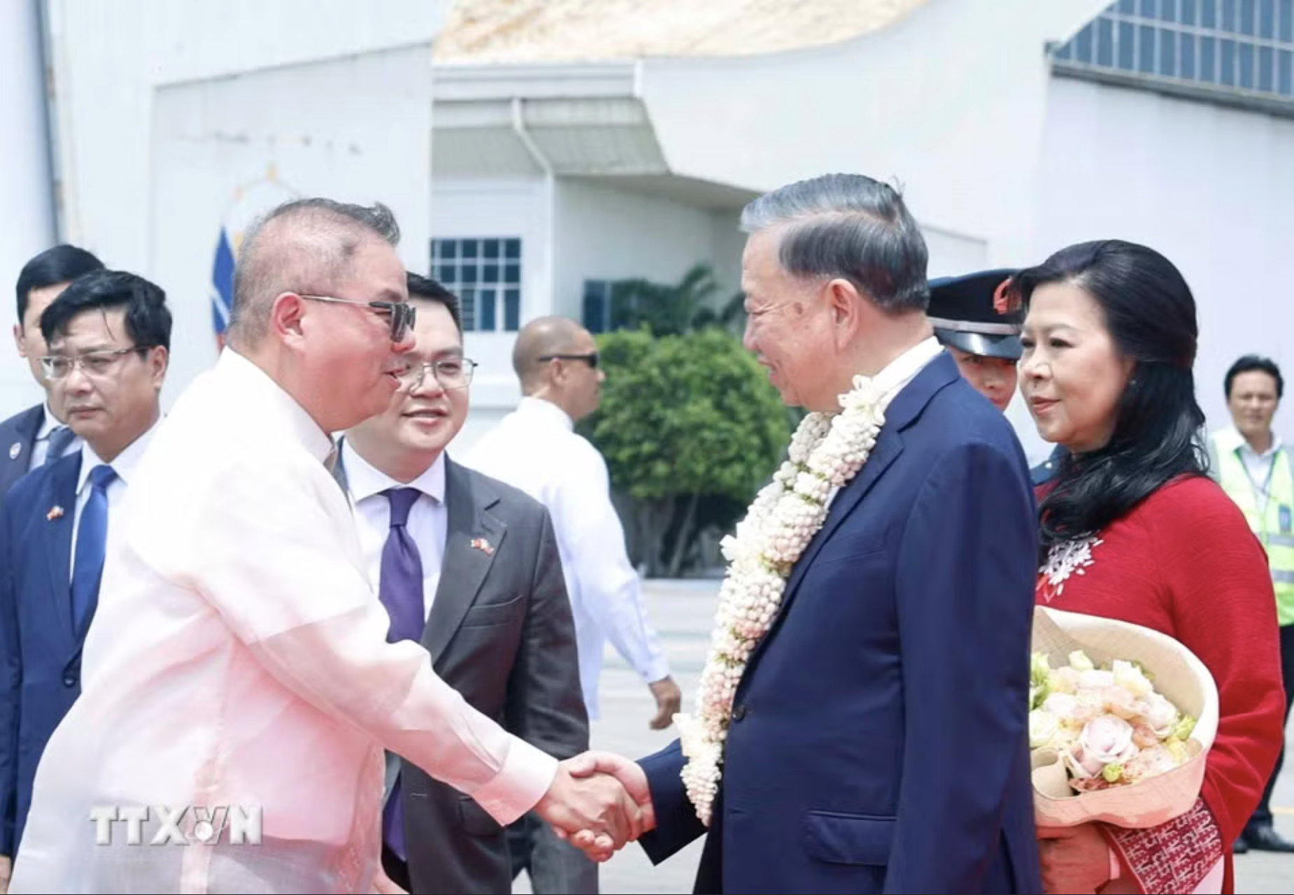 Tổng Bí thư, Chủ tịch nước Tô Lâm và Phu nhân bắt đầu thăm Philippines - Ảnh 2.