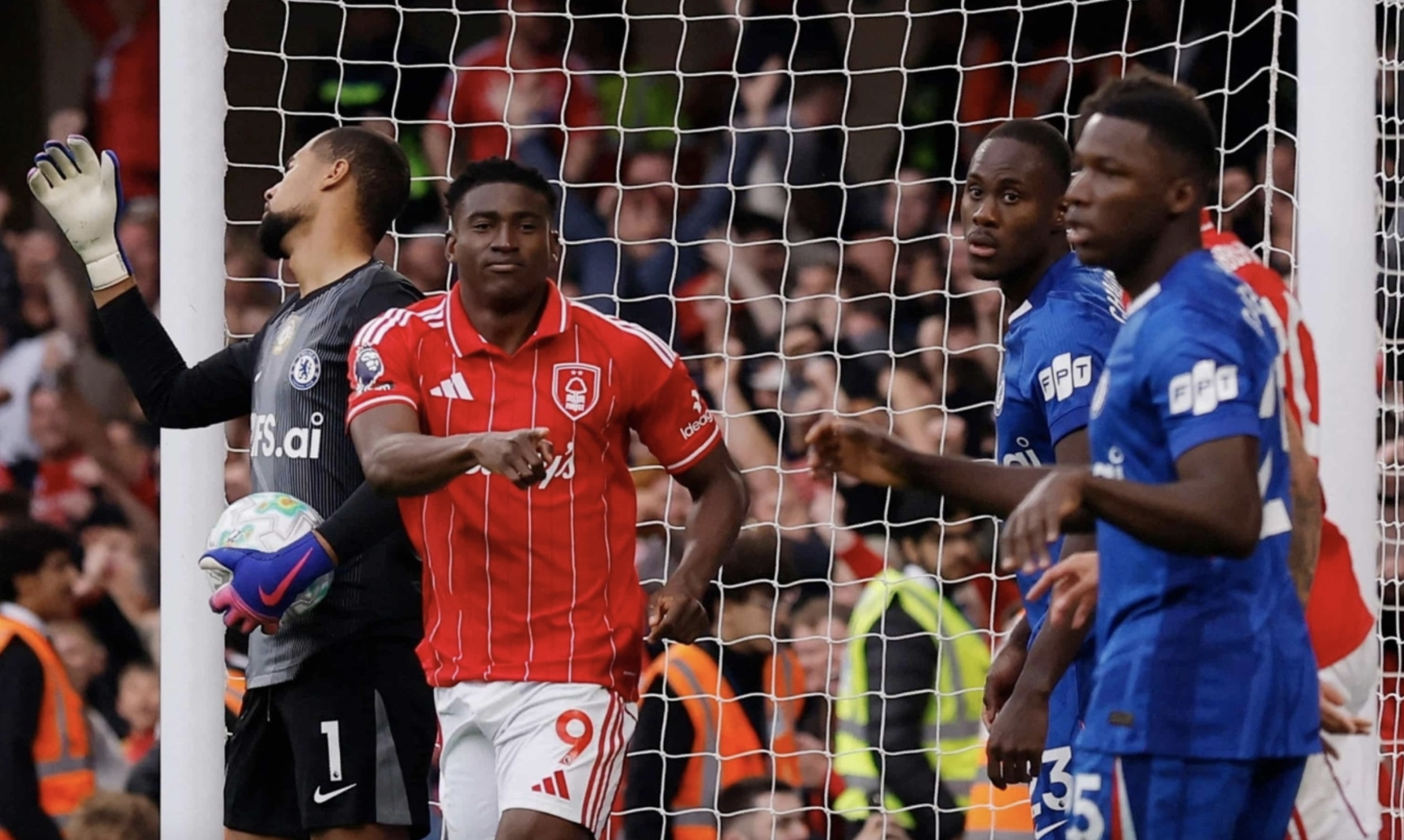 Chelsea thua thảm Nottingham Forest, hết cơ hội đua tranh ở Ngoại hạng - Ảnh 4.