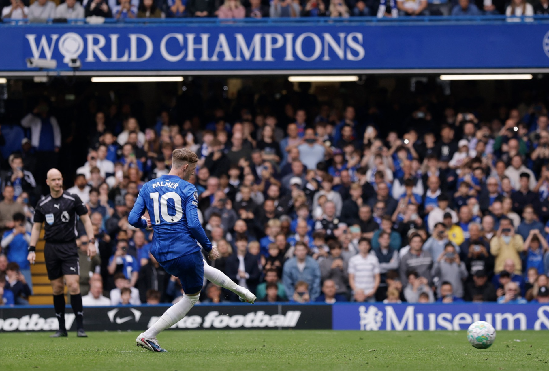 Chelsea thua thảm Nottingham Forest, hết cơ hội đua tranh ở Ngoại hạng - Ảnh 3.