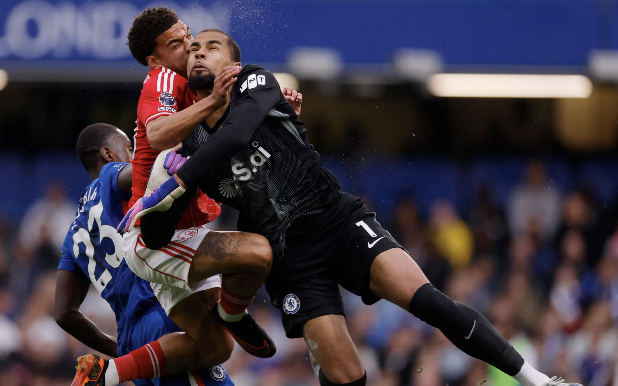 Chelsea thua thảm Nottingham Forest, hết cơ hội đua tranh ở Ngoại hạng