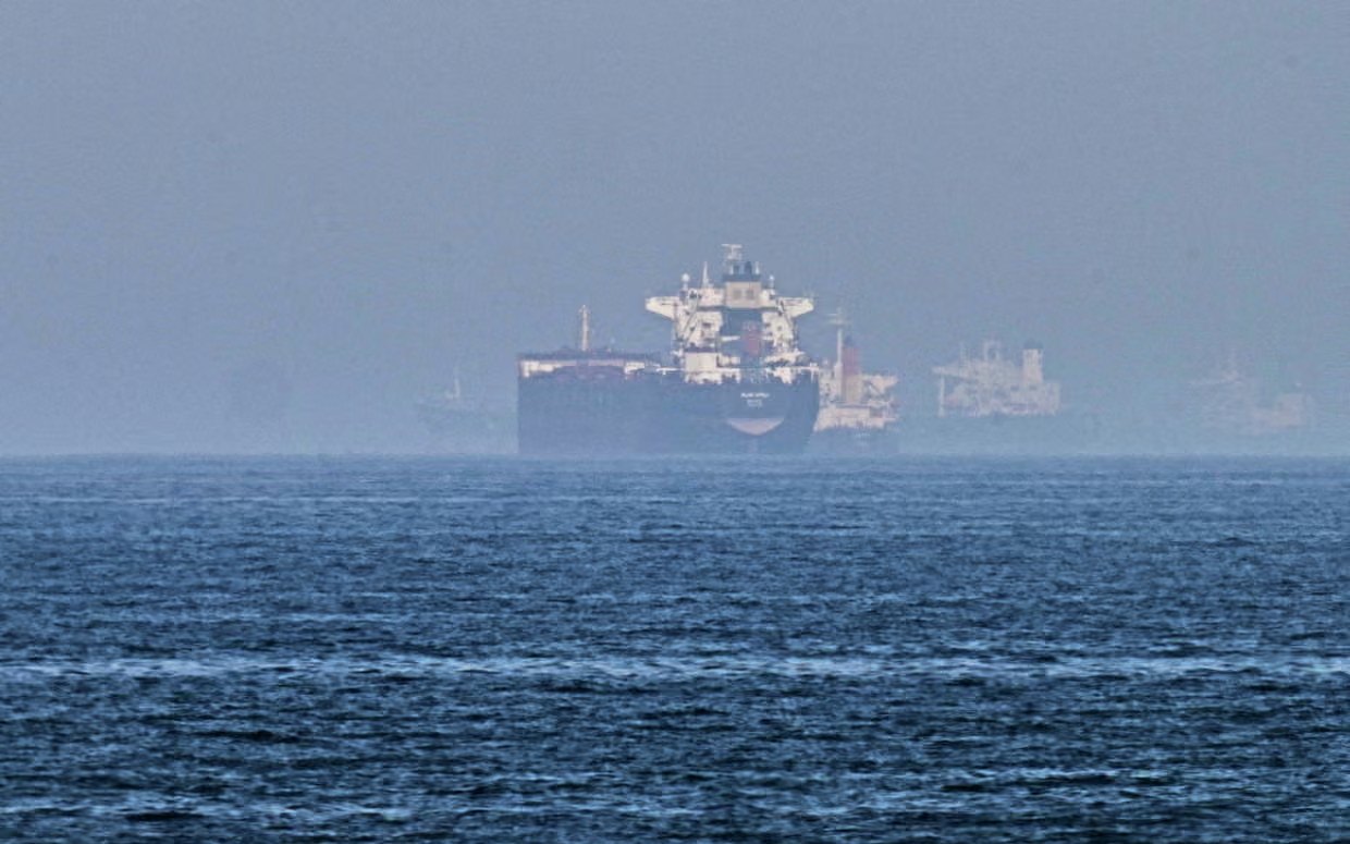 Truyền thông Iran nói tàu chiến Mỹ trúng tên lửa ở eo biển Hormuz, Mỹ lên tiếng