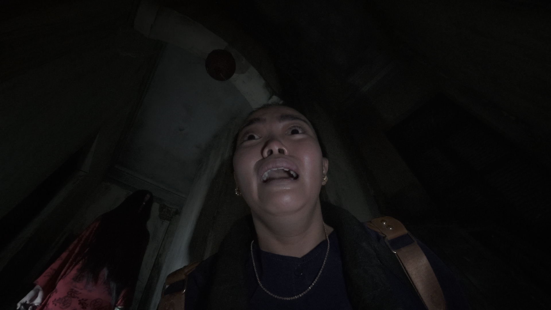 "Oan hồn Hứa Thị" ám ảnh qua phong cách phim giả tài liệu - Ảnh 7.