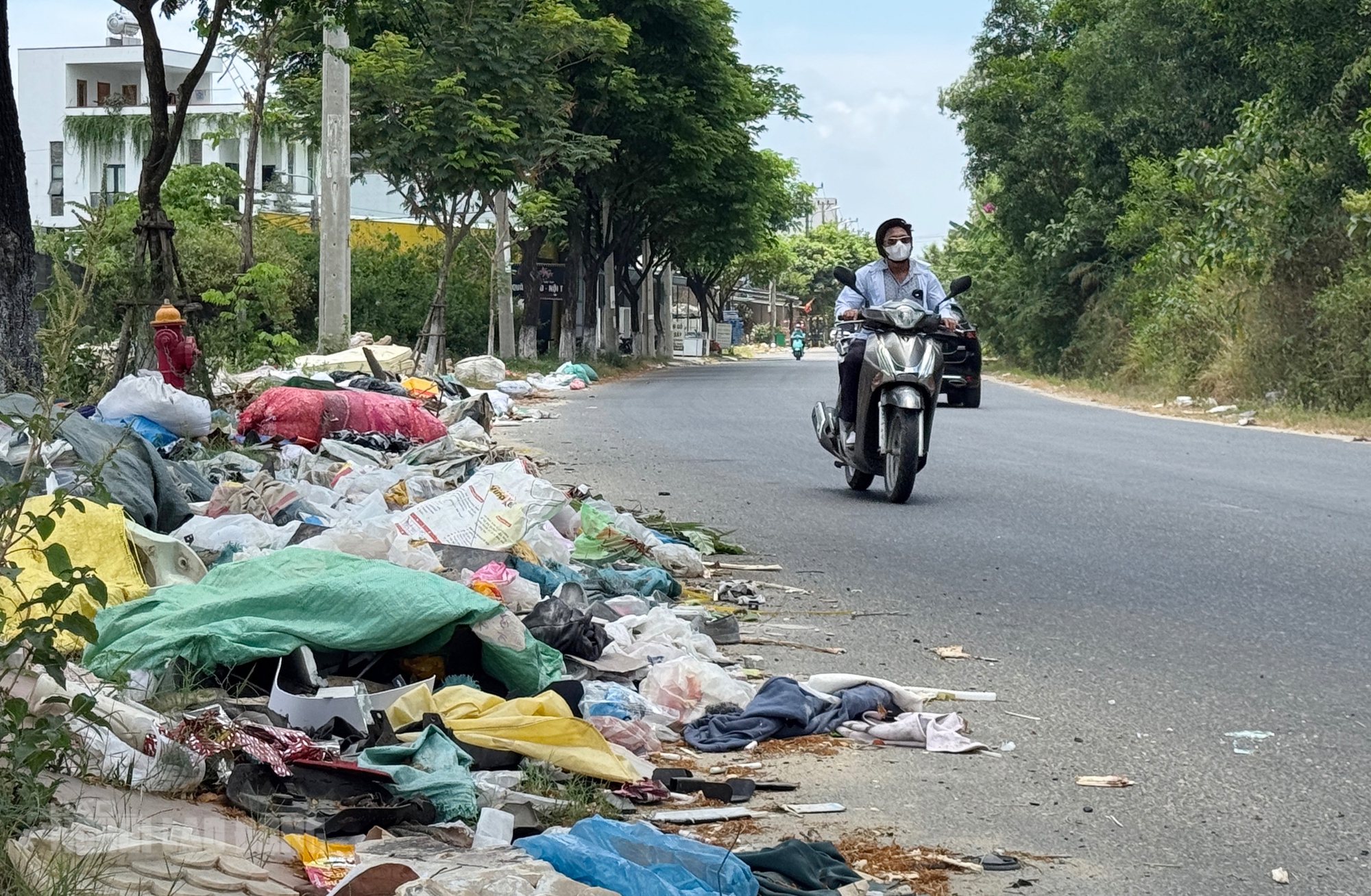 R&aacute;c thải tự ph&aacute;t Đ&agrave; Nẵng bủa v&acirc;y c&aacute;c tuyến đường g&acirc;y &ocirc; nhiễm m&ocirc;i trường - Ảnh 12.