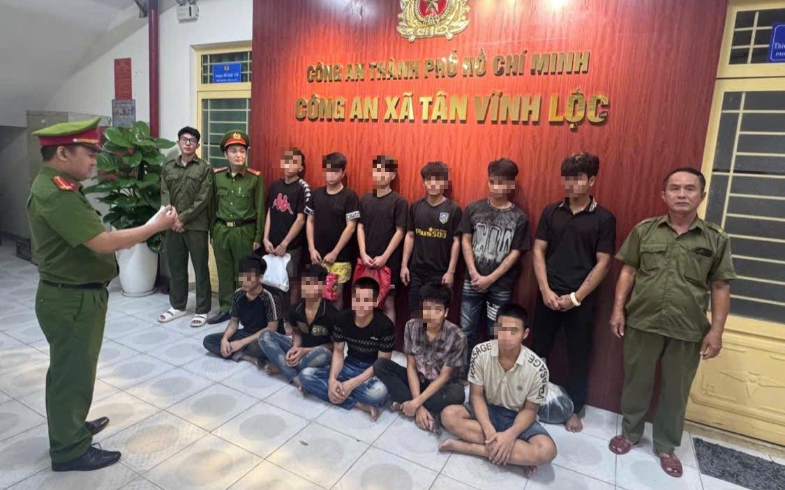 Mang cuốc đi hỗn chiến, 11 người bị Công an TPHCM khởi tố