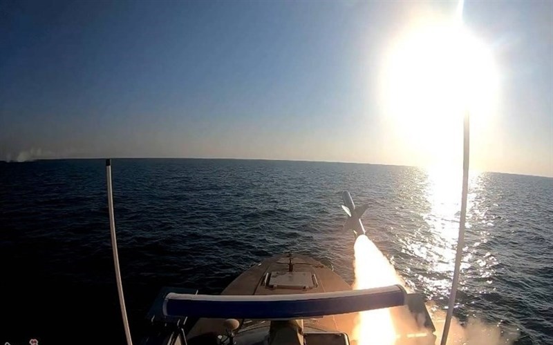 &ldquo;Trạm xăng bay&rdquo; của Mỹ mất dấu b&iacute; ẩn ở vịnh Ba Tư - Ảnh 2.
