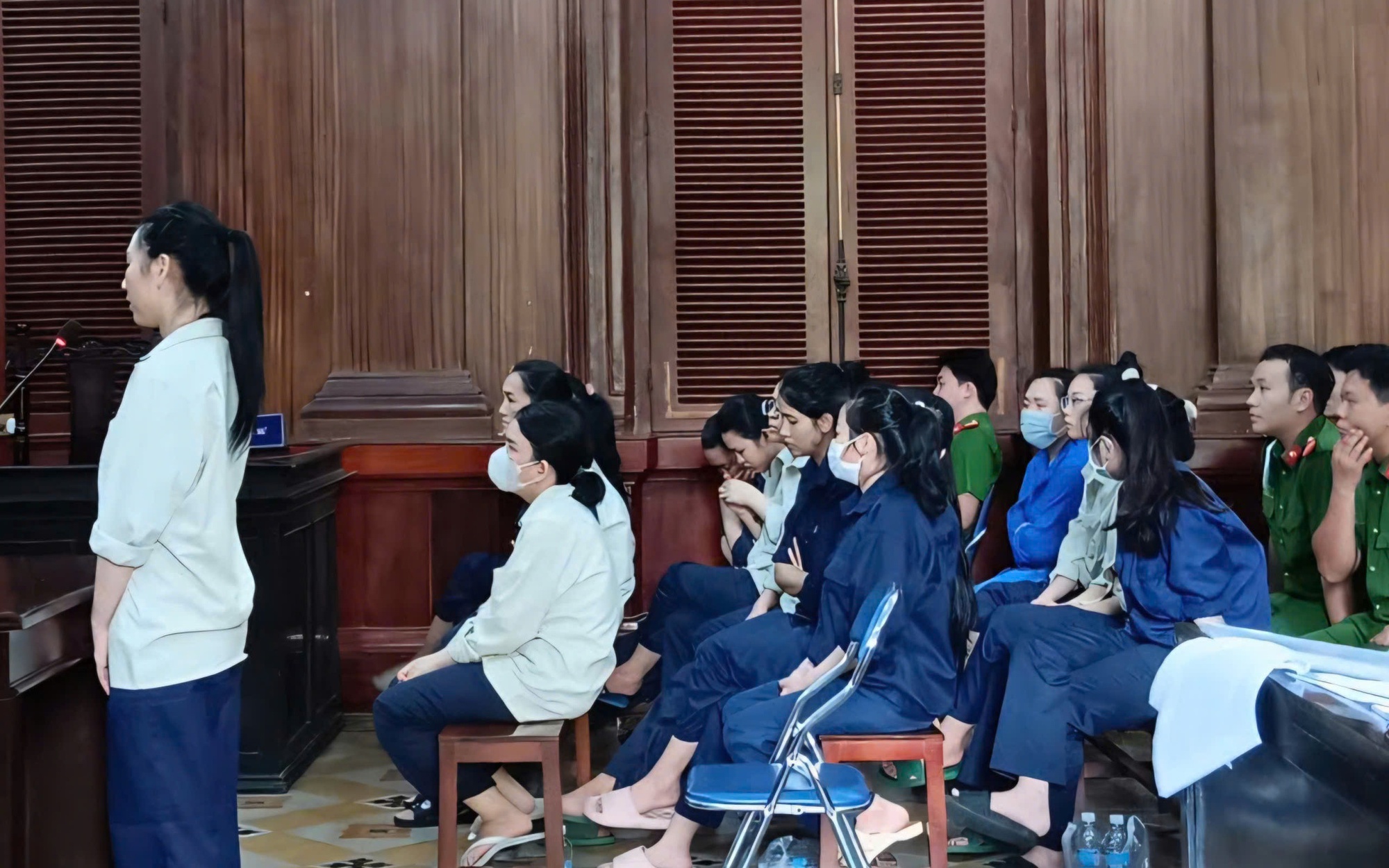 "Phù phép" thẻ tín dụng qua gian hàng ảo