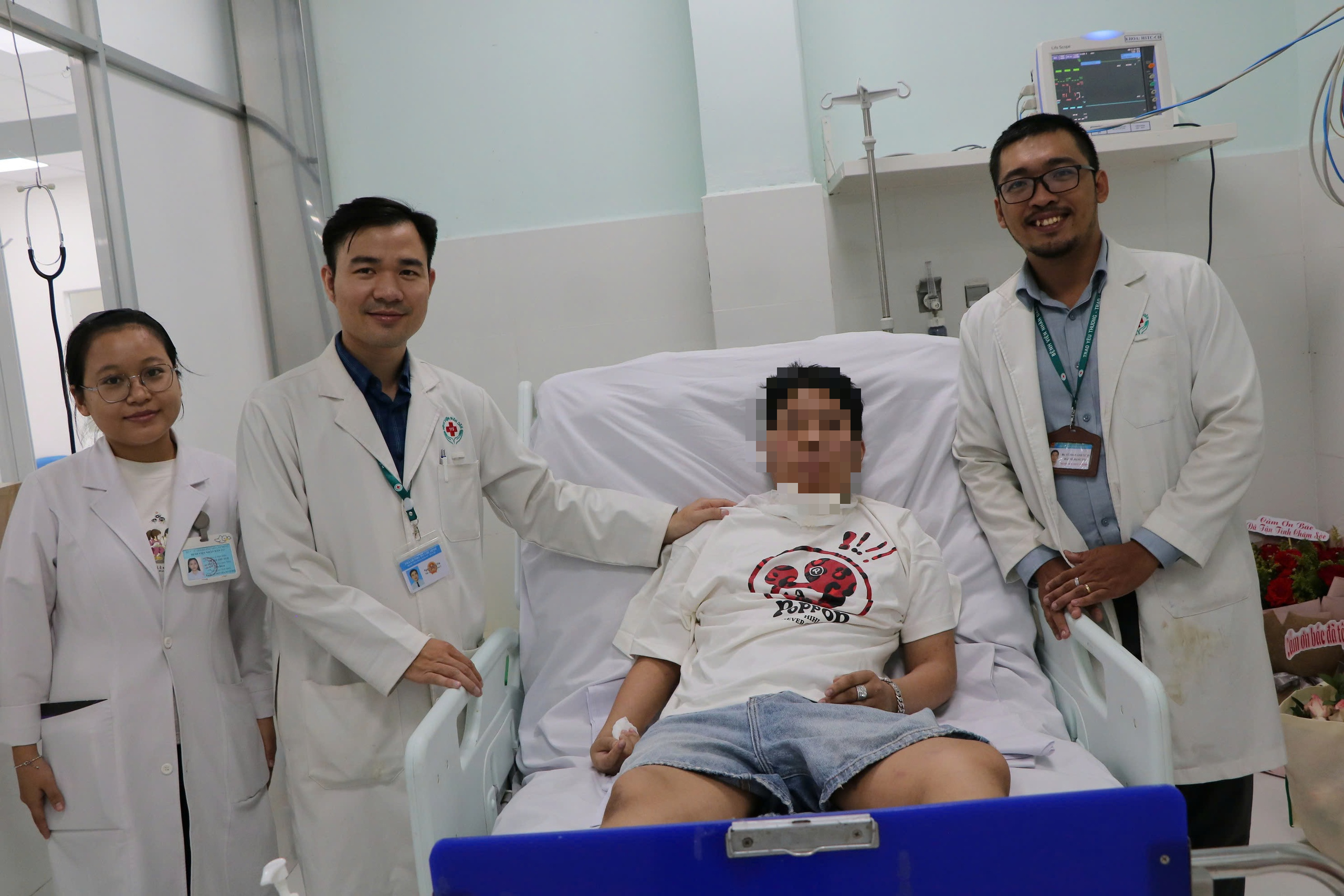 Ch&agrave;ng trai 18 tuổi ngưng tim khi chơi thể thao, xuất viện sau 86 ng&agrave;y 
