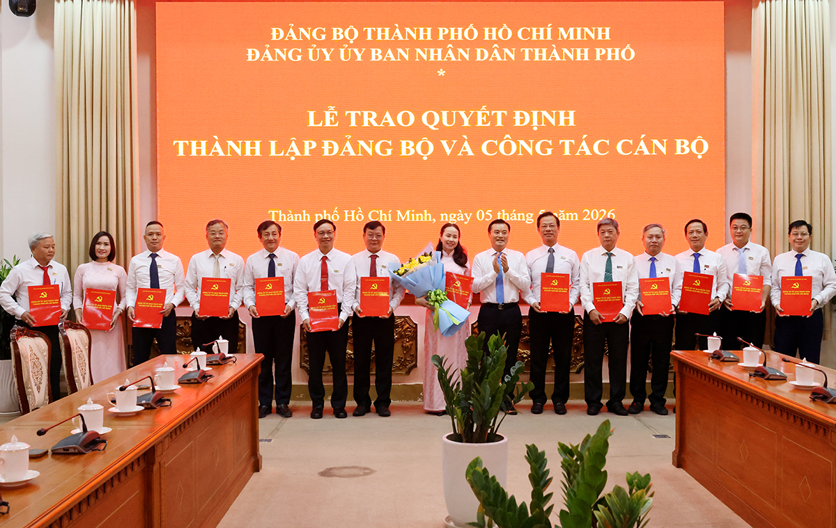 Đảng ủy UBND TPHCM công bố các quyết định quan trọng - Ảnh 2.
