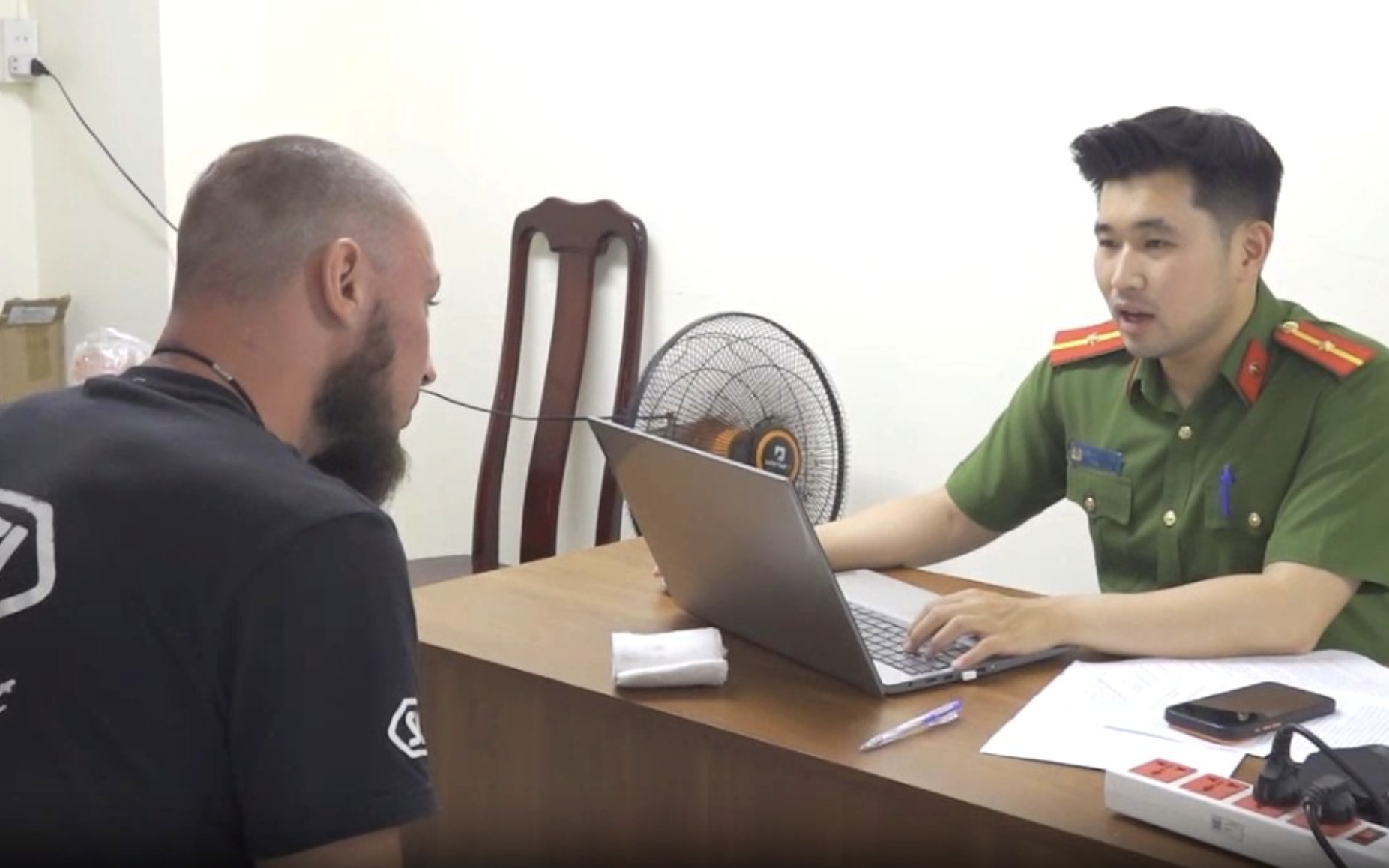 DU KHÁCH NƯỚC NGOÀI THUÊ XE MÁY TỰ LÁI: Tiềm ẩn không ít rủi ro