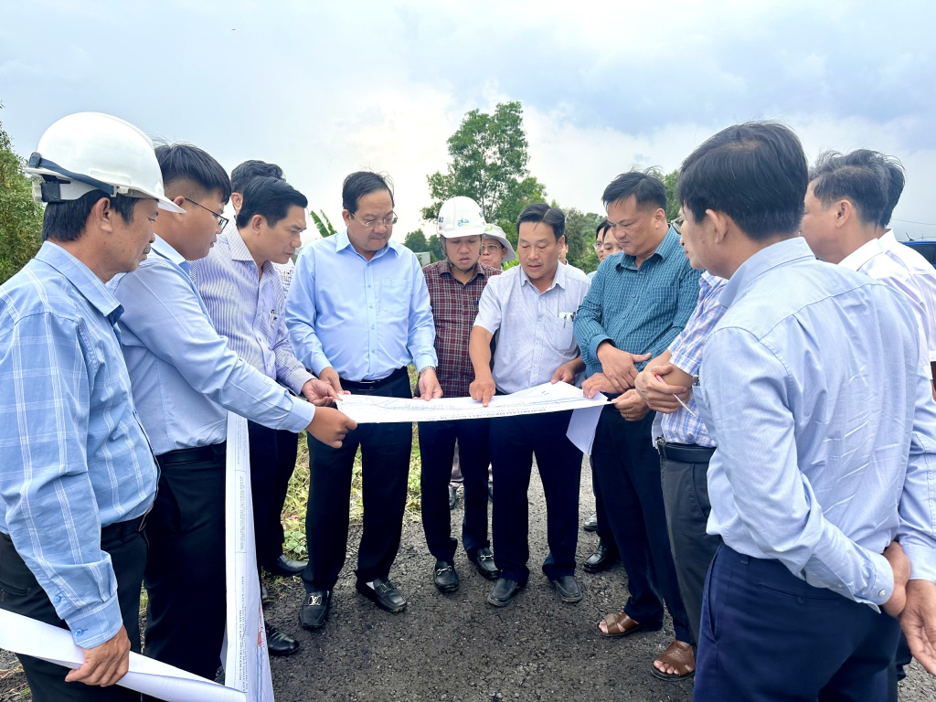 Lãnh đạo Tây Ninh yêu cầu đẩy nhanh tiến độ Vành đai 3 năm 2026 - Ảnh 1.