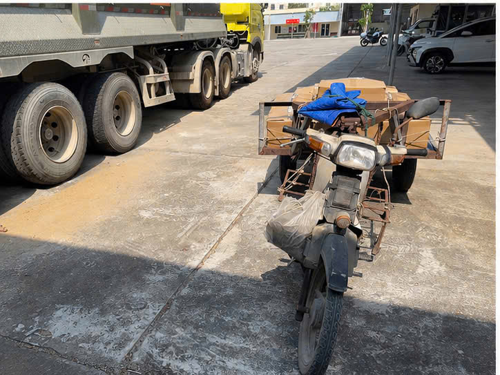 TPHCM: Đội CSGT Nam Sài Gòn xóa "mối nguy di động" trên đường - Ảnh 3.