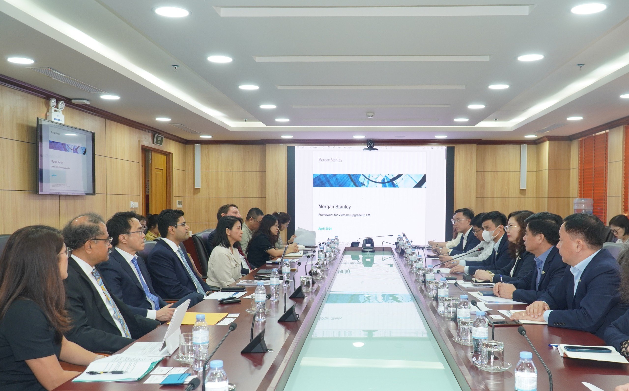 V&igrave; sao FTSE Russell loại 9 cổ phiếu khỏi danh s&aacute;ch n&acirc;ng hạng - Ảnh 1.
