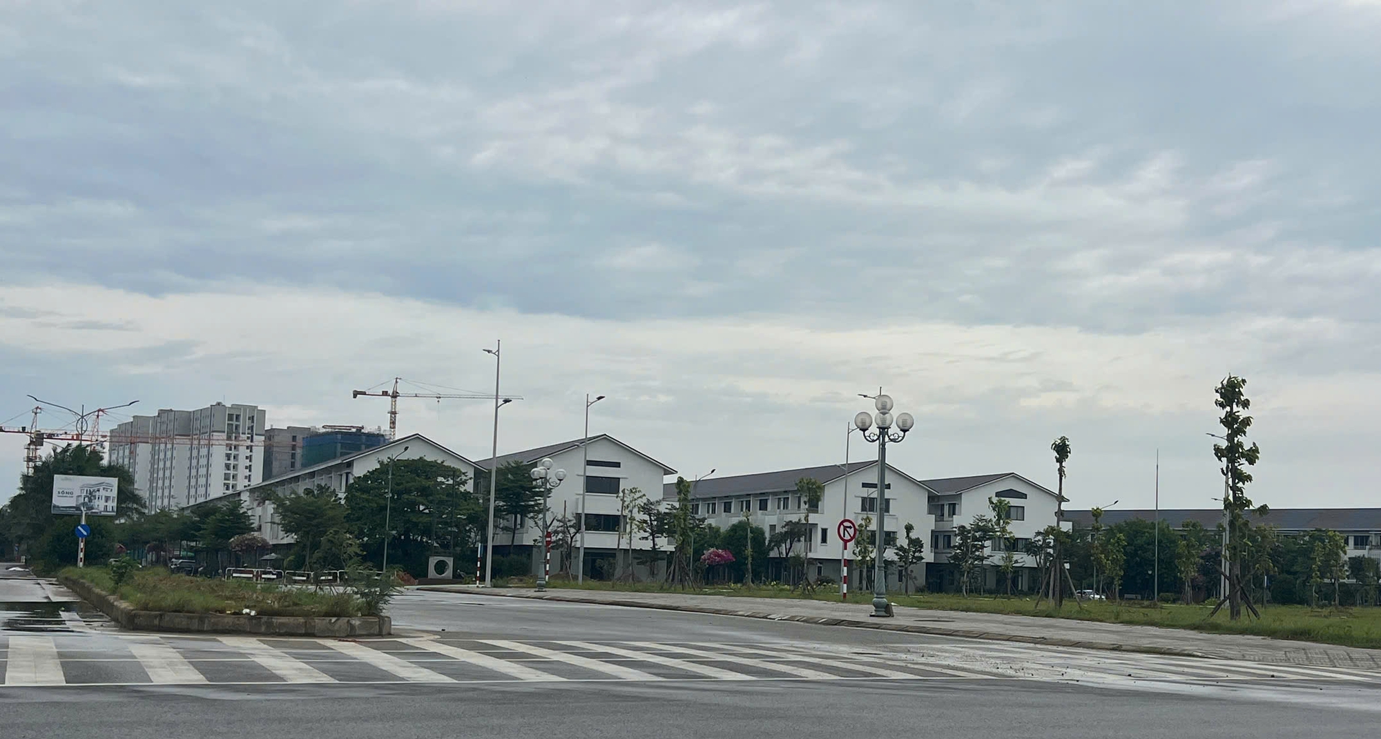 Bảng gi&aacute; đất Huế bị bỏ qu&ecirc;n nhiều tuyến đường L&atilde;nh đạo y&ecirc;u cầu ho&agrave;n th&agrave;nh gấp - Ảnh 1.