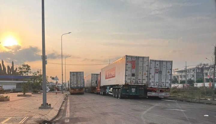 Chủ tịch Đồng Nai chỉ đạo xử l&yacute; &ugrave;n tắc giao th&ocirc;ng tại bến xe Dầu Gi&acirc;y năm 2026 - Ảnh 2.