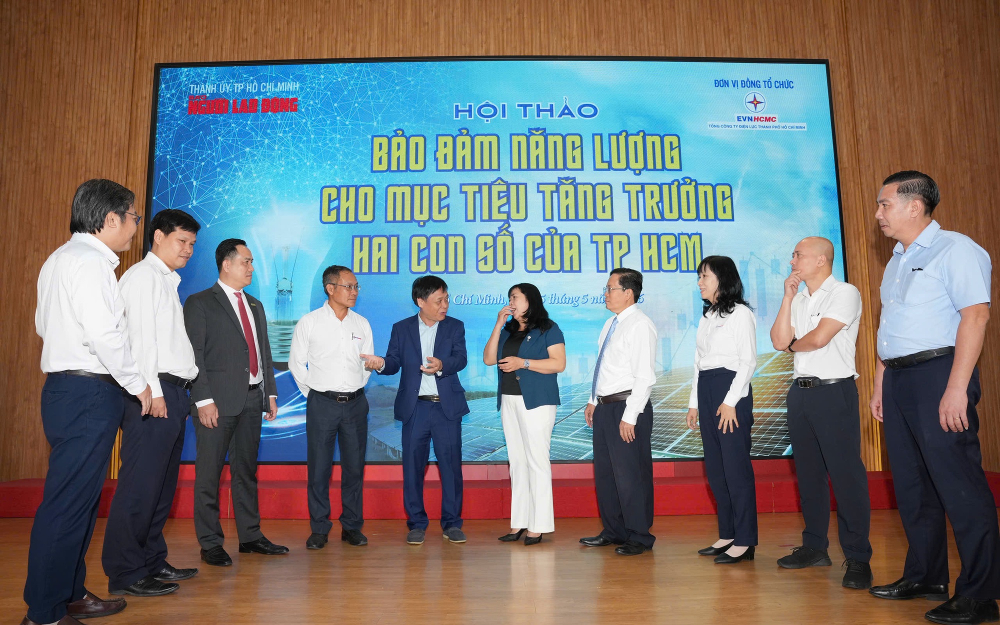 Giá mua điện mặt trời mái nhà còn quá rẻ - Ảnh 1.