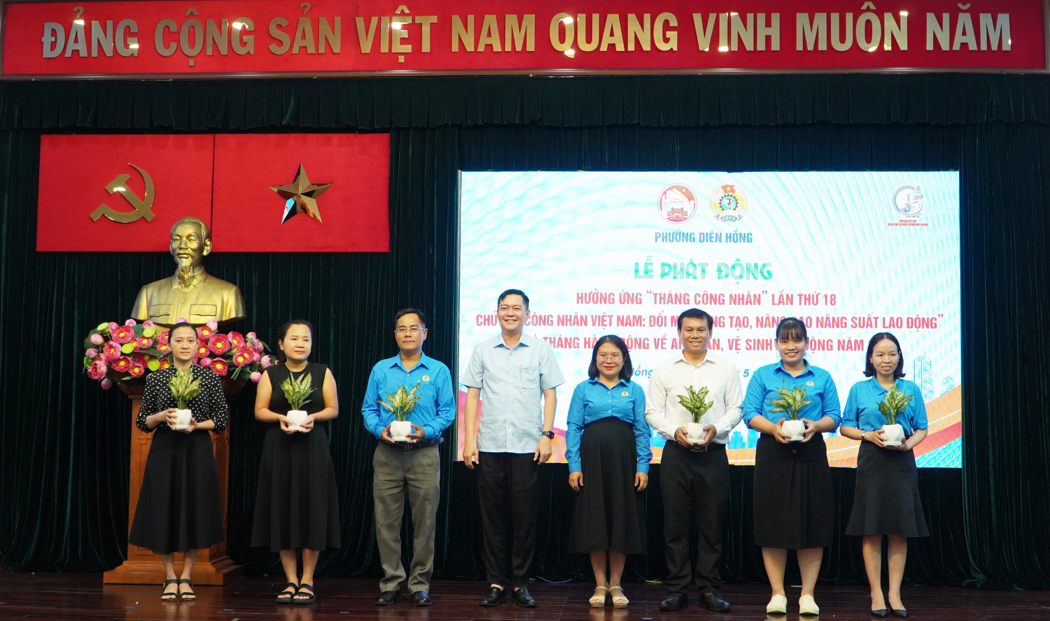 Phường Di&ecirc;n Hồng ra mắt nhiều c&ocirc;ng tr&igrave;nh hưởng ứng Th&aacute;ng C&ocirc;ng nh&acirc;n - Ảnh 4.