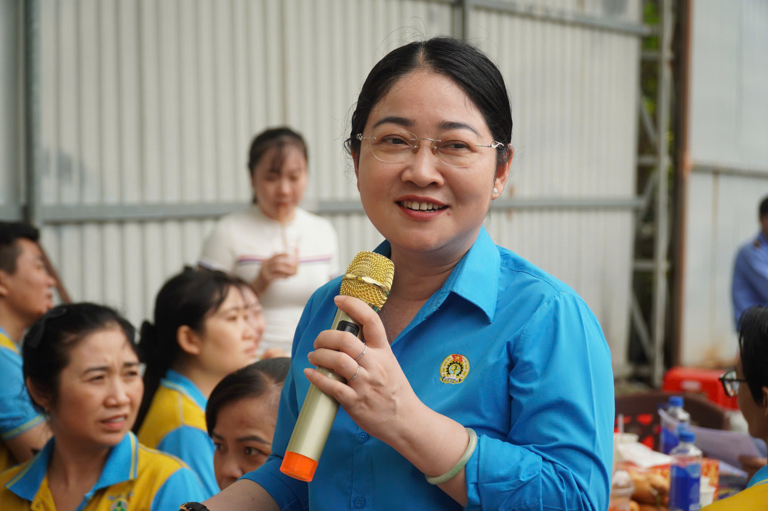 Lắng nghe ý kiến công nhân - Ảnh 1.