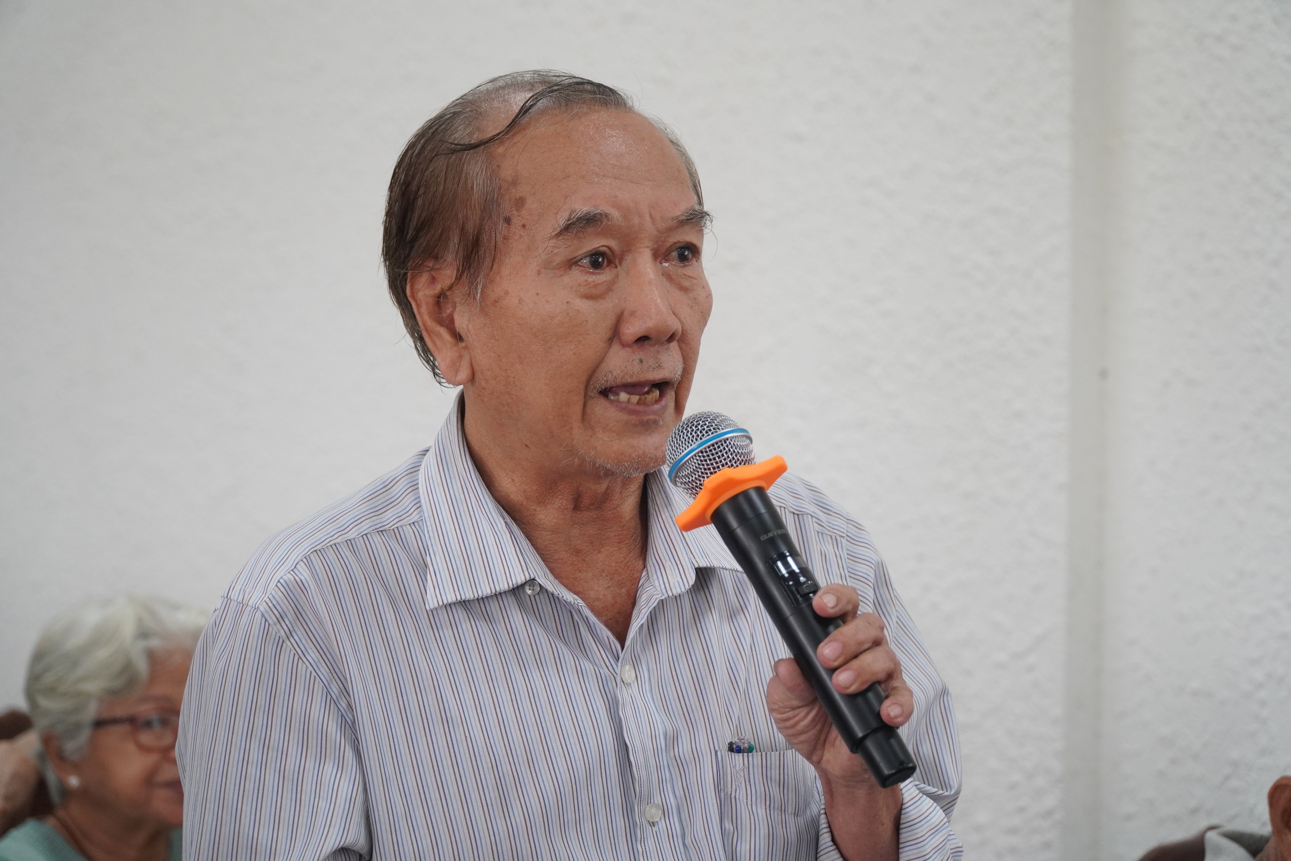 Cử tri 5 phường TPHCM phản ánh vướng mắc hạ tầng, nhà ở, môi trường - Ảnh 1.