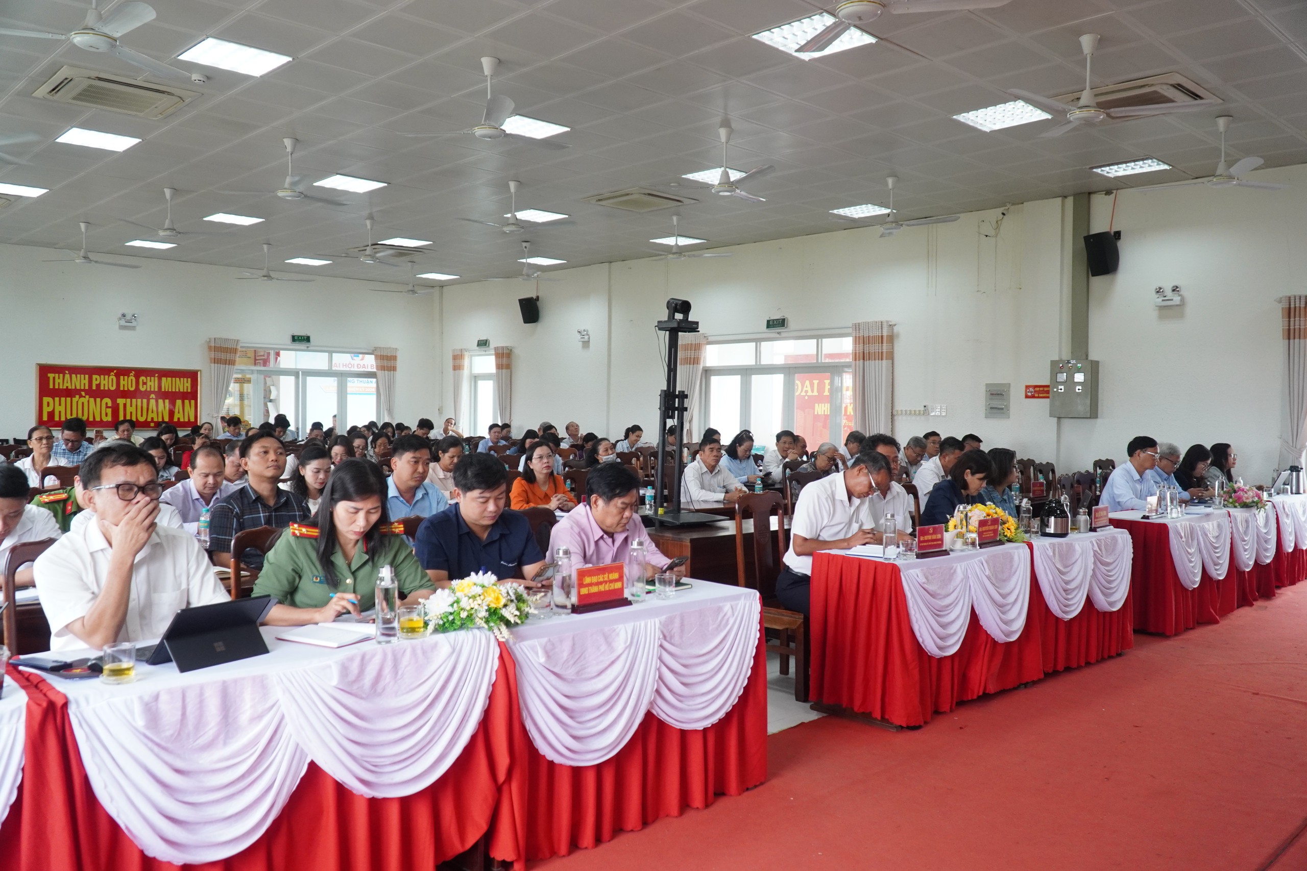 Cử tri TPHCM phản ánh vướng mắc hạ tầng , nhà ở và môi trường năm 2026 - Ảnh 4.