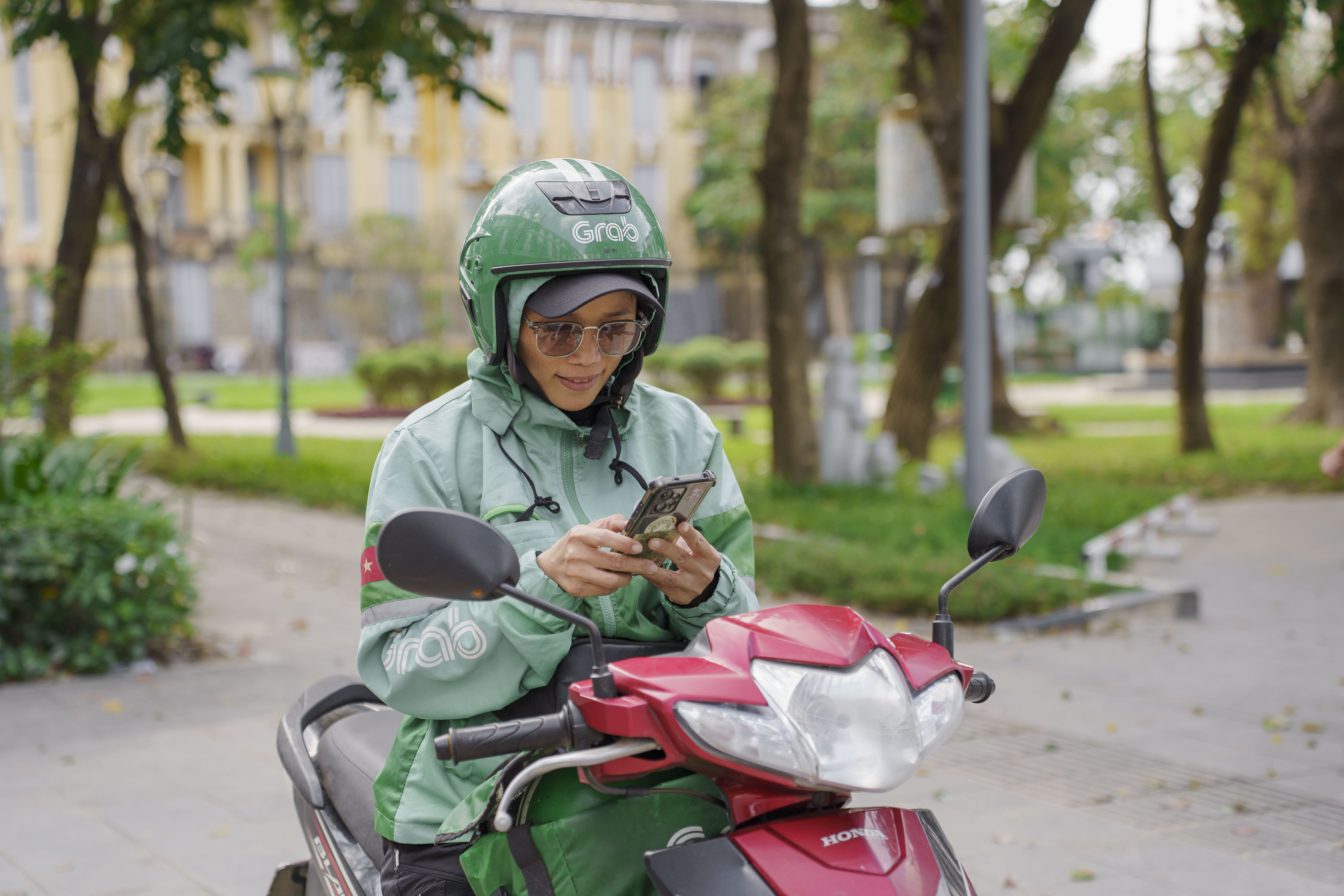 Grab dẫn đầu thị trường gọi đồ ăn, gọi xe trong khu vực Đông Nam Á - Ảnh 3.