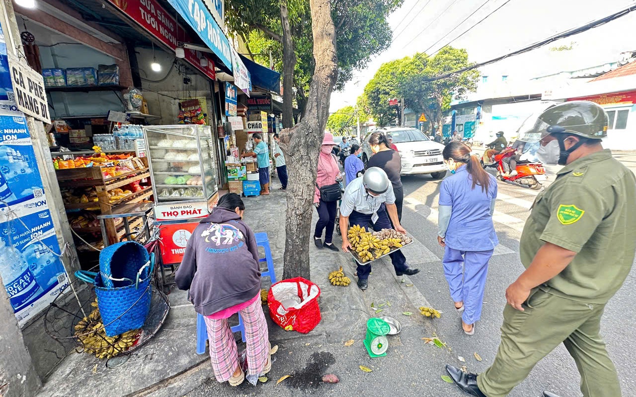 Bất ngờ với hình ảnh trước cổng Bệnh viện Đa khoa Thủ Đức TPHCM
