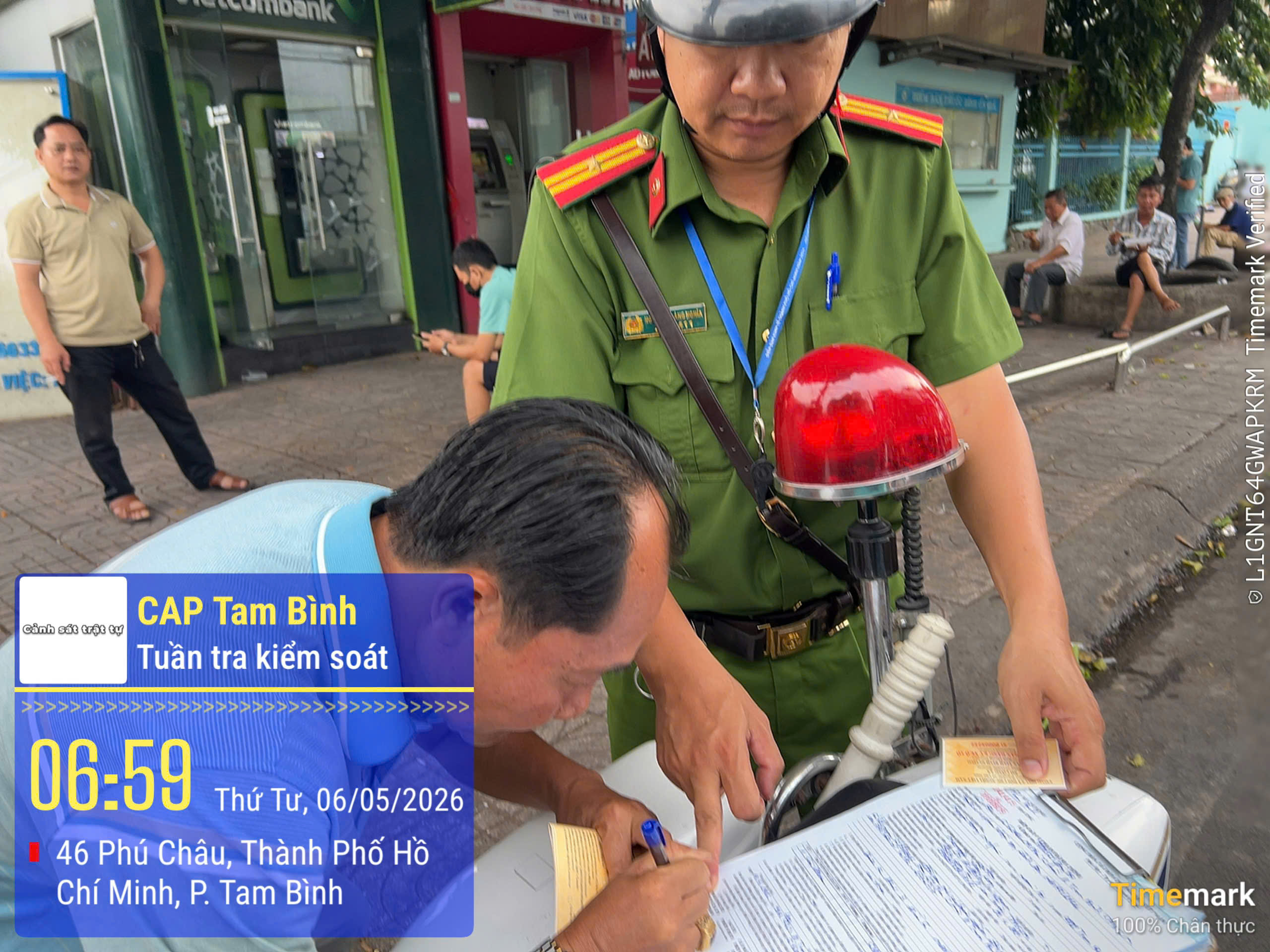 Bất ngờ h&igrave;nh ảnh trước cổng Bệnh viện Đa khoa Thủ Đức - Ảnh 3.