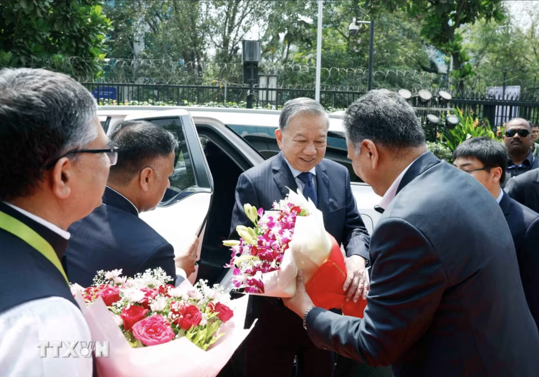 Tổng Bí thư, Chủ tịch nước Tô Lâm rung chuông tại Sàn giao dịch Chứng khoán Quốc gia Ấn Độ - Ảnh 2.
