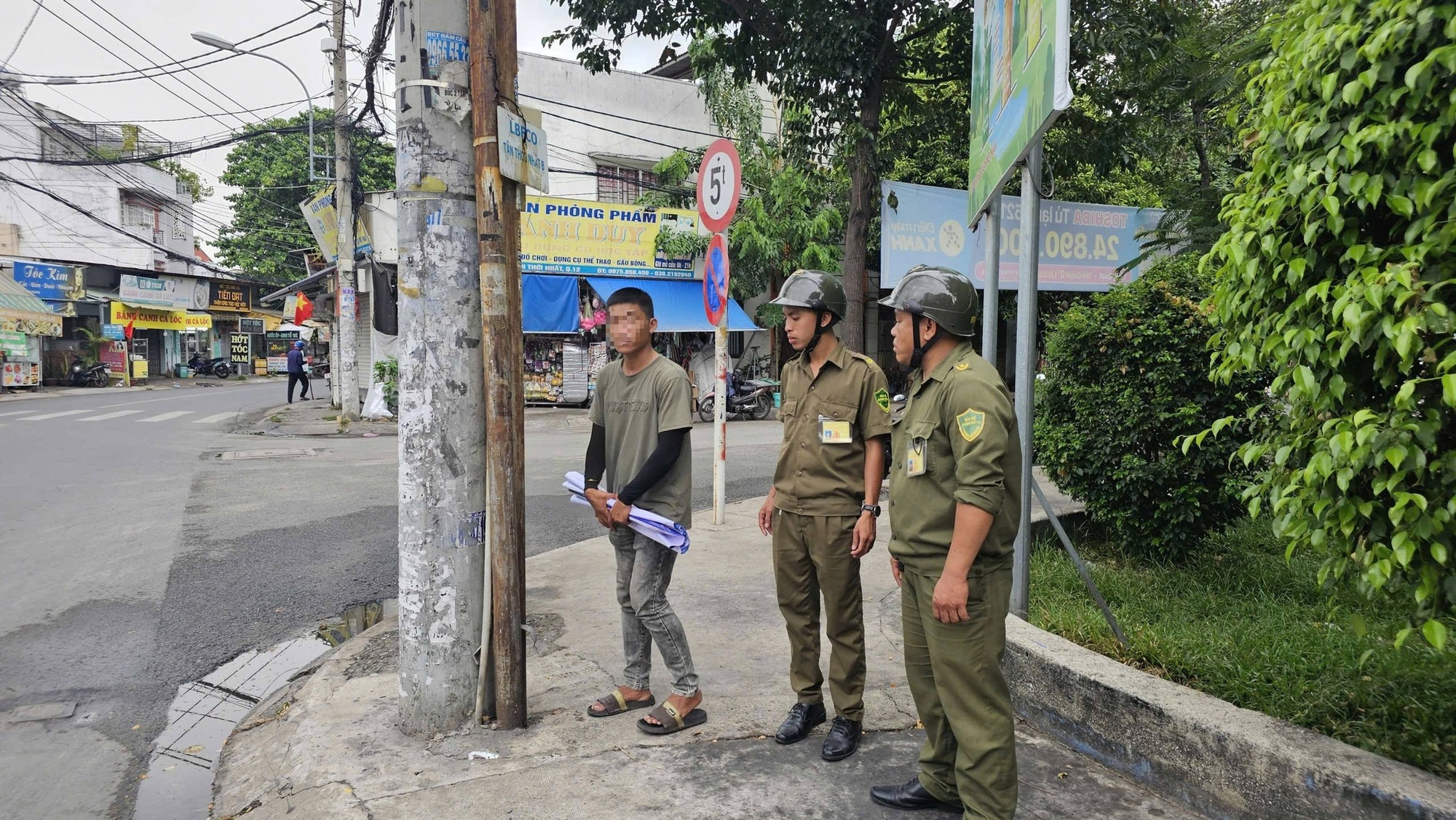 Nam thanh niên ở TPHCM bị công an 1,5 triệu đồng, hết chối cãi - Ảnh 2.