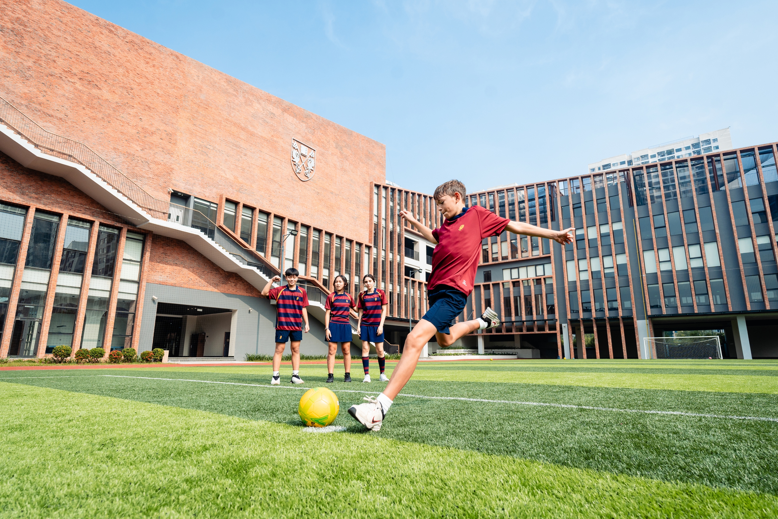 Brighton College Vietnam v&agrave;o Top trường tư thục được khuyến nghị to&agrave;n cầu 2026 - Ảnh 7.