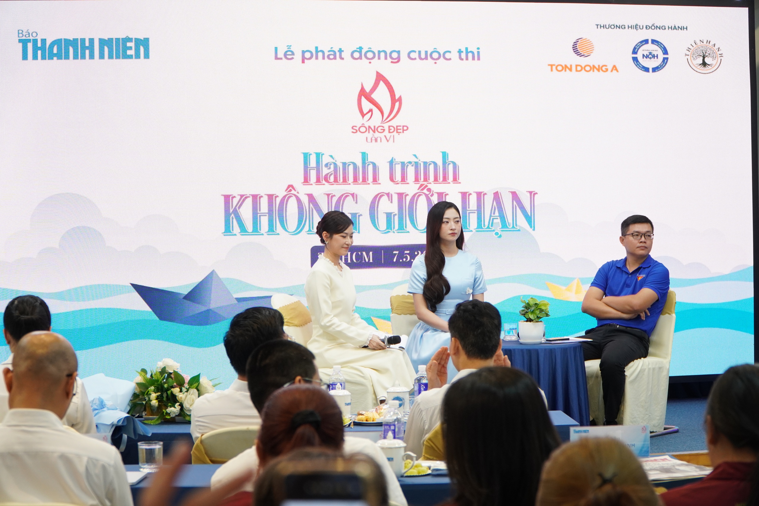 Hoa hậu Lương Th&ugrave;y Linh l&agrave;m gi&aacute;m khảo Cuộc thi Sống đẹp của b&aacute;o Thanh Ni&ecirc;n - Ảnh 10.