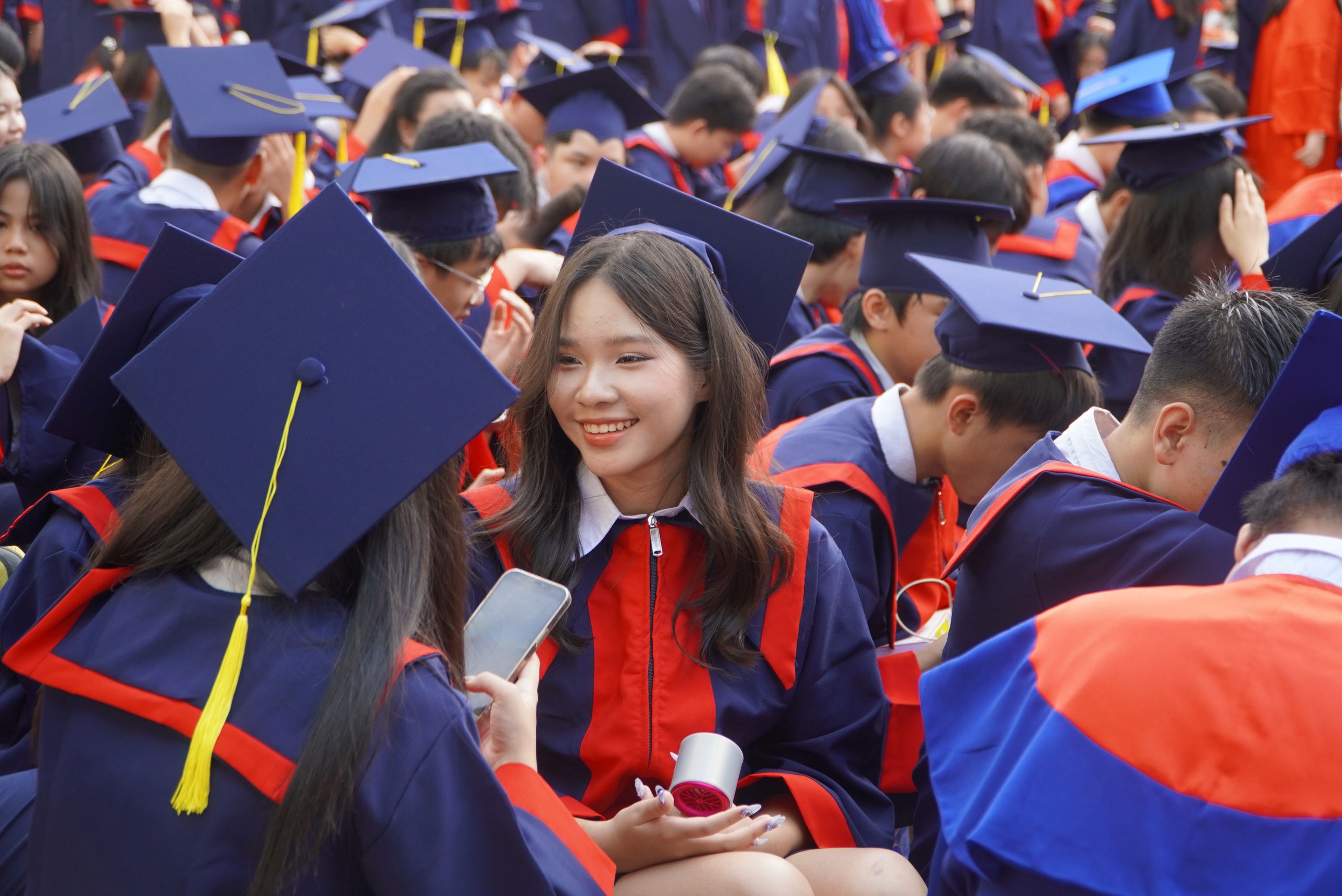 Sở GD-ĐT TPHCM: Lễ tri &acirc;n, trưởng th&agrave;nh kh&ocirc;ng tổ chức ph&ocirc; trương, g&acirc;y tốn k&eacute;m - Ảnh 1.