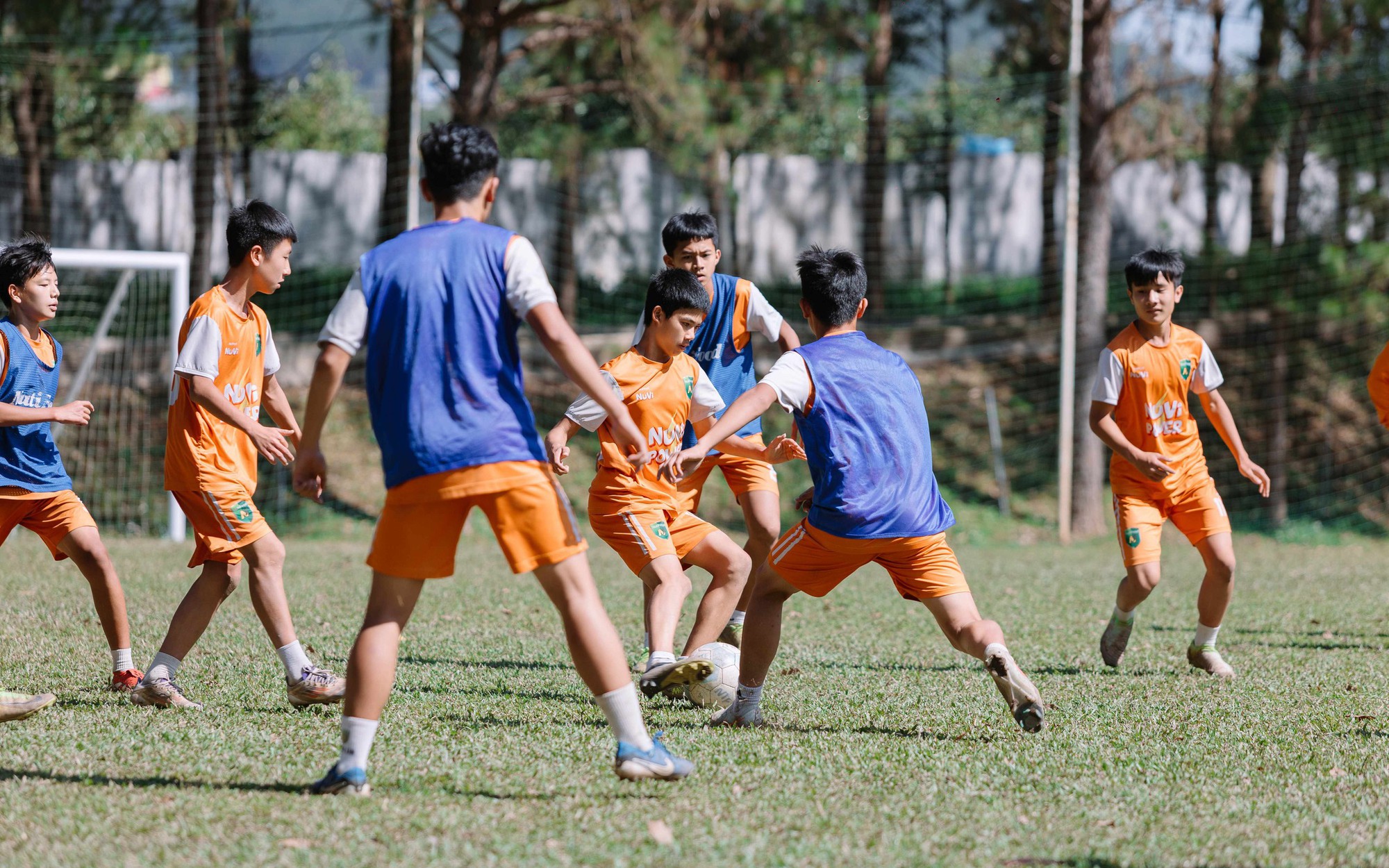 Ngày hội bóng đá nhí ở Hà Nội và TPHCM, giao lưu với 3 tuyển thủ trẻ