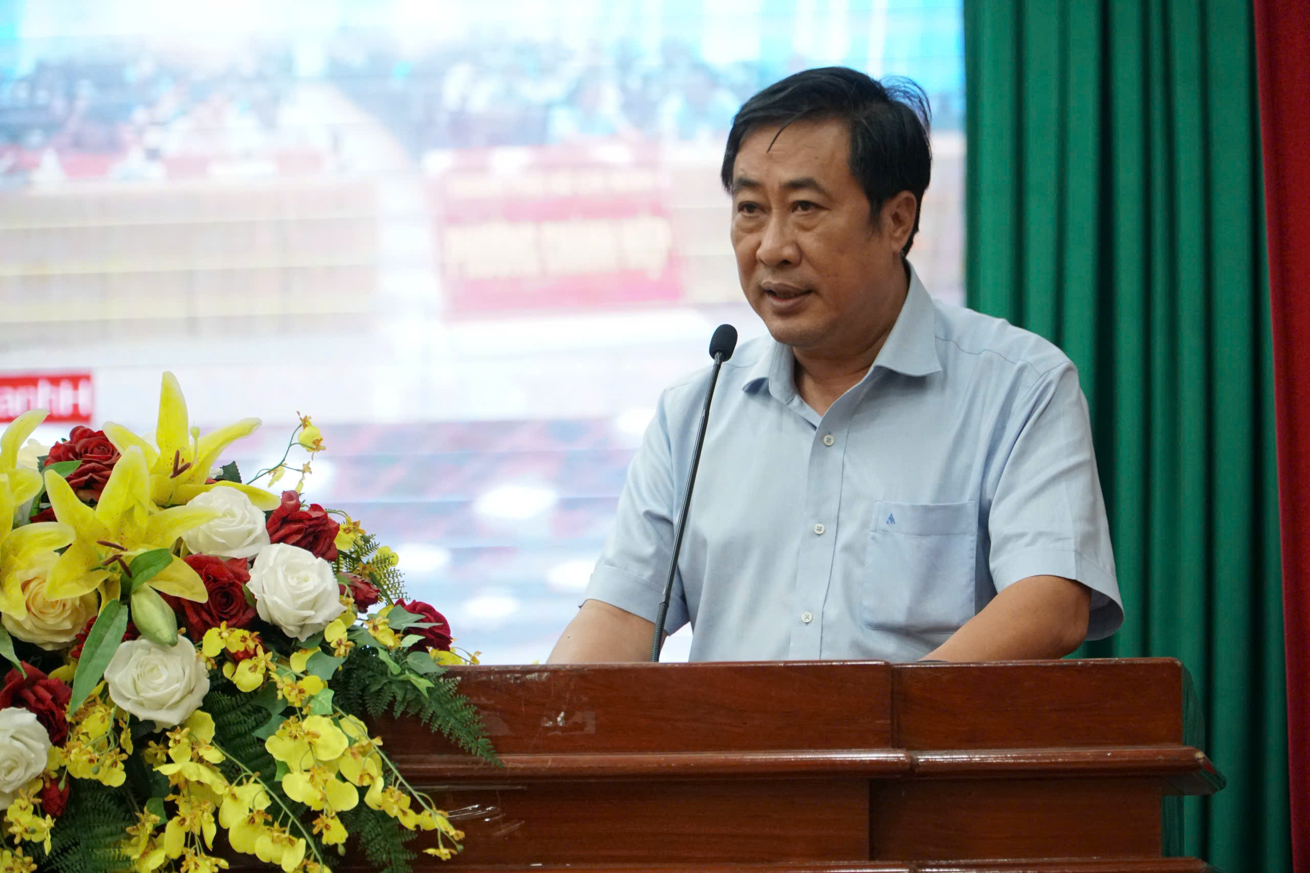 Chủ tịch HĐND TPHCM y&ecirc;u cầu giải quyết t&igrave;nh trạng r&uacute;t bảo hiểm x&atilde; hội ngay lập tức - Ảnh 3.