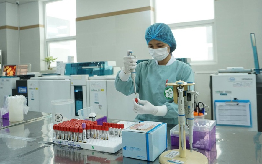 Tăng phụ cấp y tế, viện phí có thể tăng theo