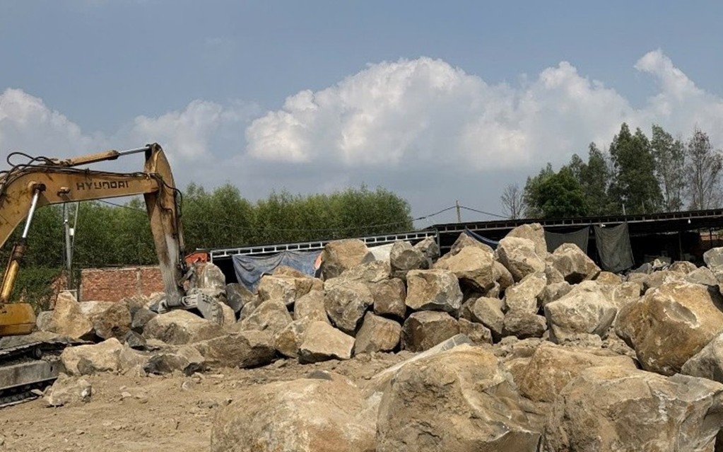 Dấu hiệu vi phạm pháp luật của 2 cơ sở đá mỹ nghệ ở TP Đồng Nai