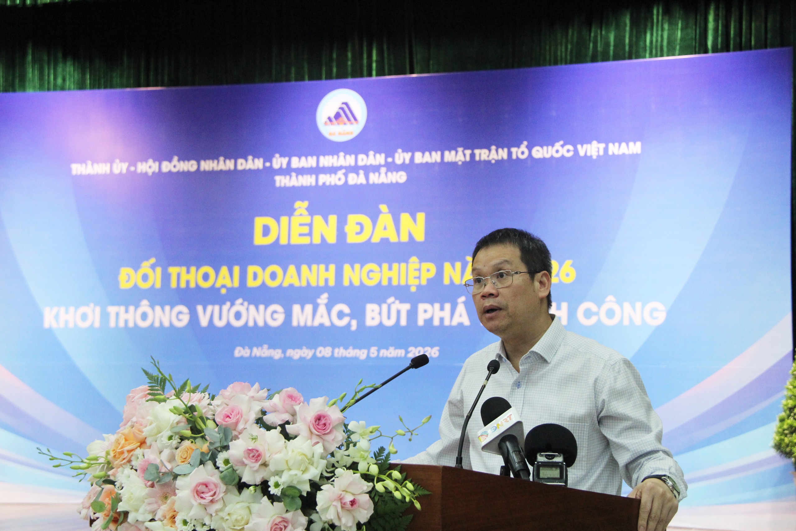 Chủ tịch Đ&agrave; Nẵng cam kết hỗ trợ doanh nghiệp: N&oacute;i l&agrave; l&agrave;m , l&agrave;m l&agrave; c&oacute; kết quả - Ảnh 1.