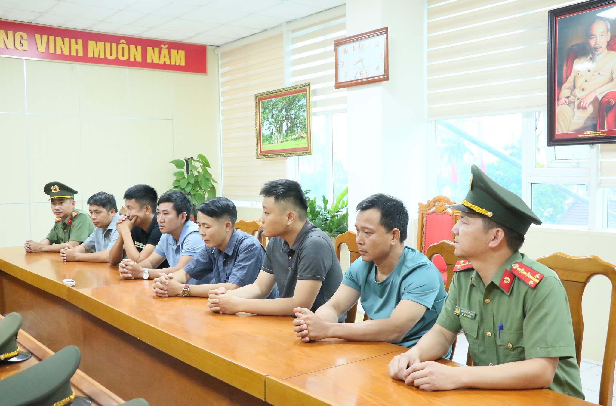 Khởi tố 6 bị can l&agrave;m giả h&agrave;ng ngh&igrave;n kết quả th&iacute; nghiệm vật liệu x&acirc;y dựng - Ảnh 1.
