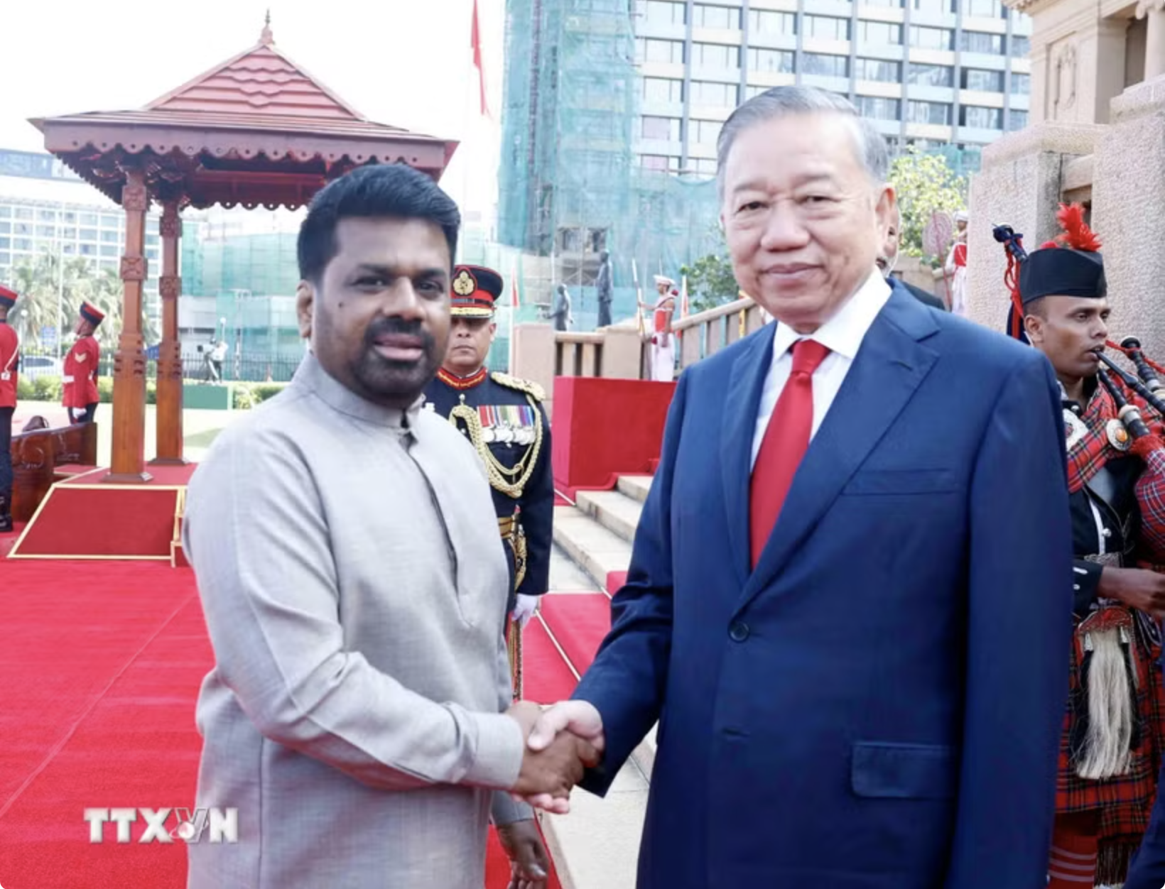 Tổng thống Sri Lanka chủ trì lễ đón trọng thể Tổng Bí thư, Chủ tịch nước Tô Lâm - Ảnh 1.