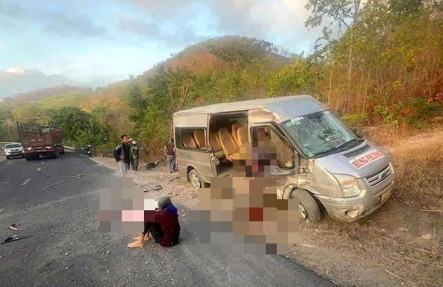 Xe khách mất lái gây tai nạn thương tâm tại gia Lai , 3 người thương vong - Ảnh 1.