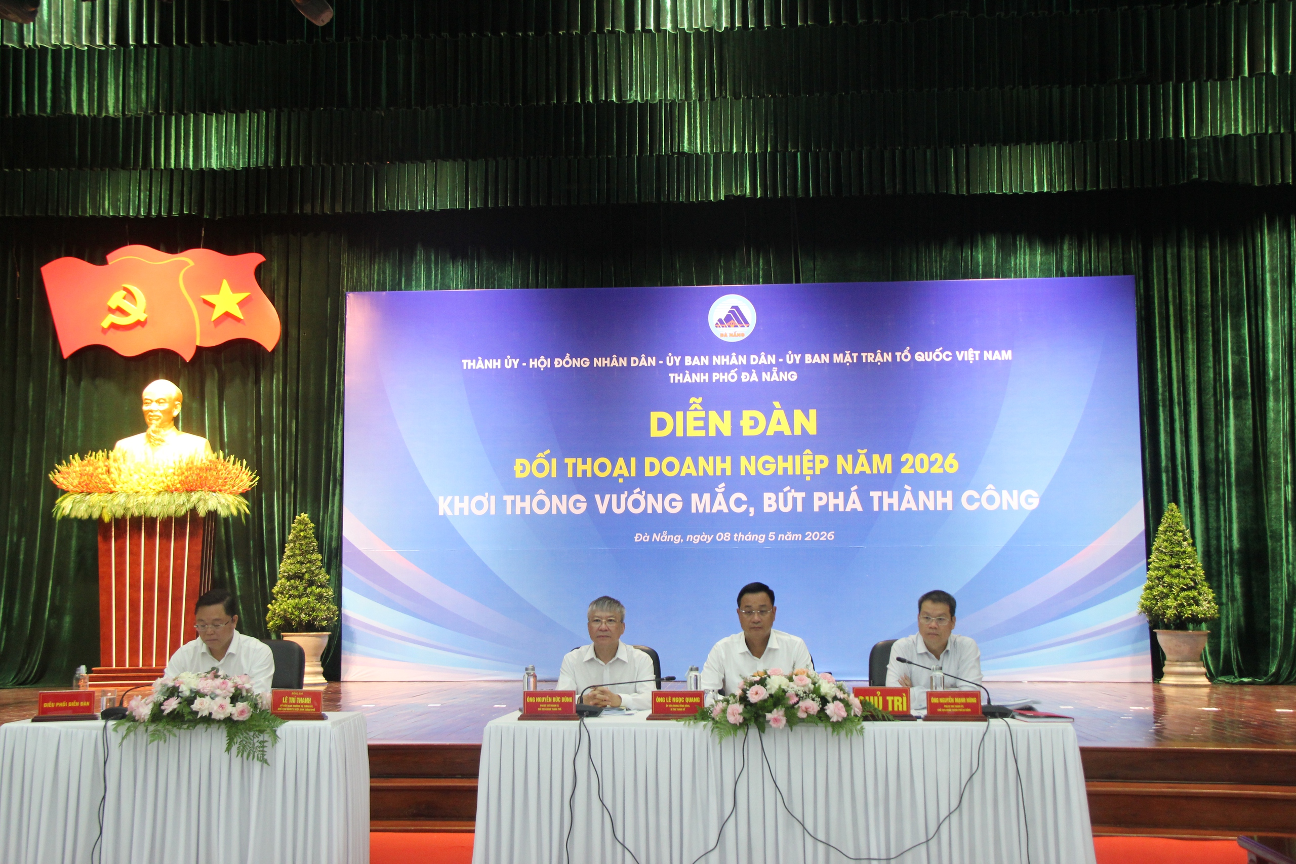 Chủ tịch Đ&agrave; Nẵng cam kết hỗ trợ doanh nghiệp: N&oacute;i l&agrave; l&agrave;m , l&agrave;m l&agrave; c&oacute; kết quả - Ảnh 2.