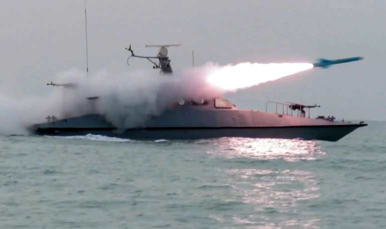UAE đánh chặn tên lửa, UAV từ Iran - Ảnh 1.