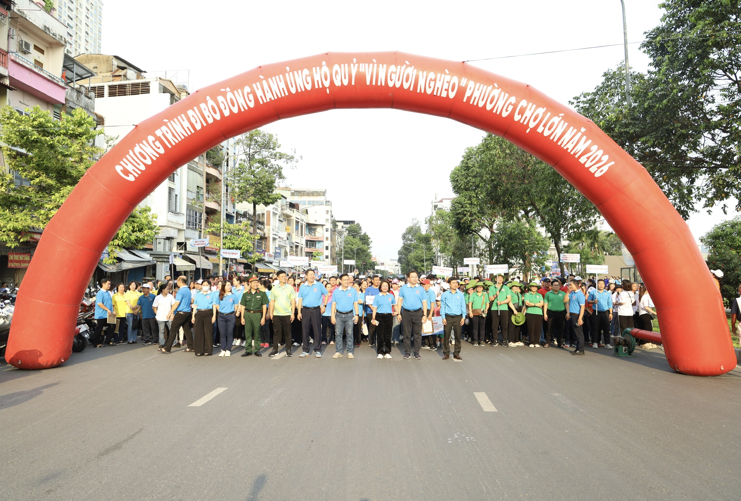 Phường Chợ Lớn ph&aacute;t động Th&aacute;ng C&ocirc;ng nh&acirc;n, tiếp nhận hơn 1,3 tỉ đồng cho Quỹ &ldquo;V&igrave; người ngh&egrave;o&rdquo; - Ảnh 1.