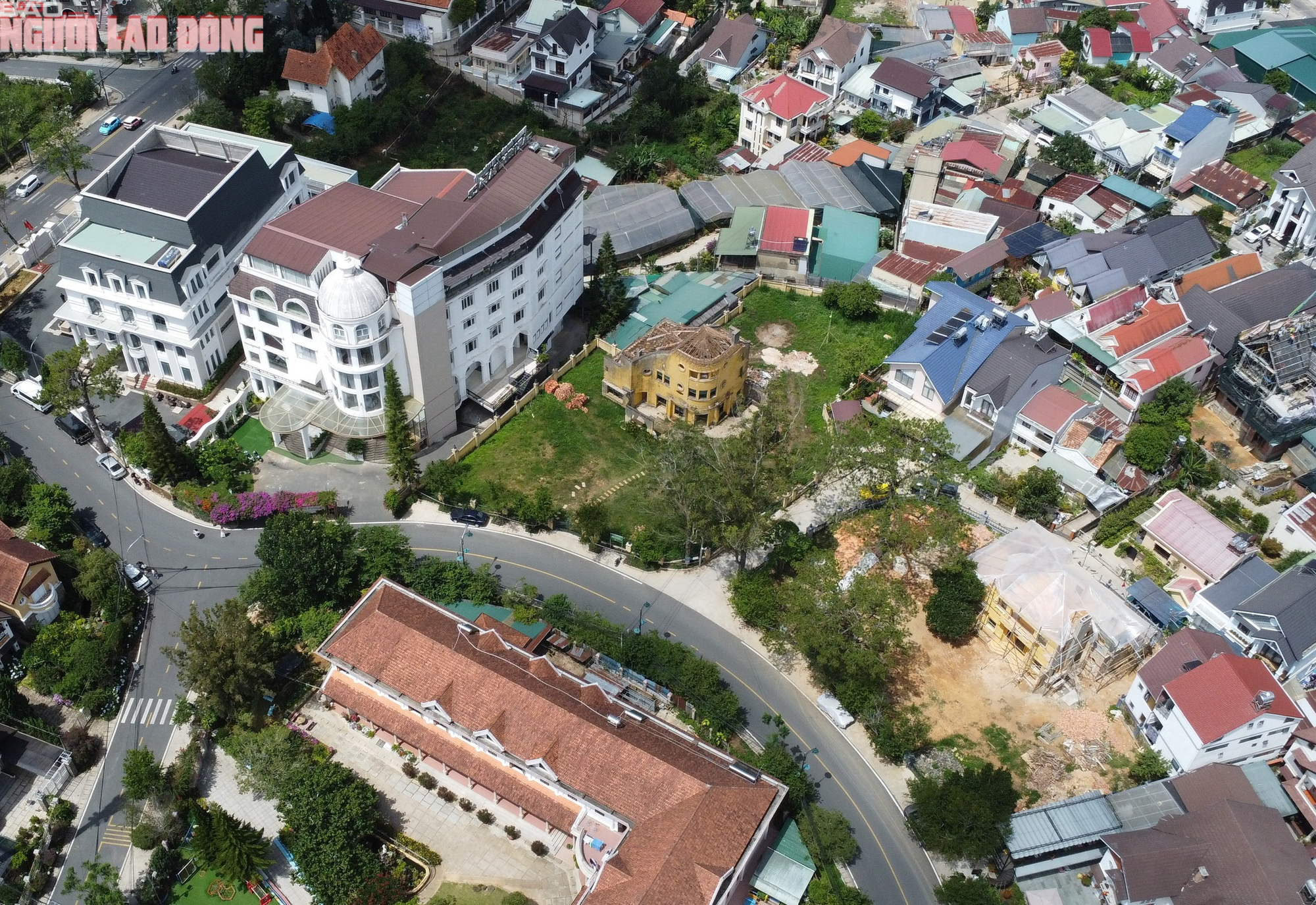 Hiện trạng 4 biệt thự cổ, nơi được check-in nhiều ở Đà Lạt bị dỡ mái khi chưa được cấp phép - Ảnh 1.