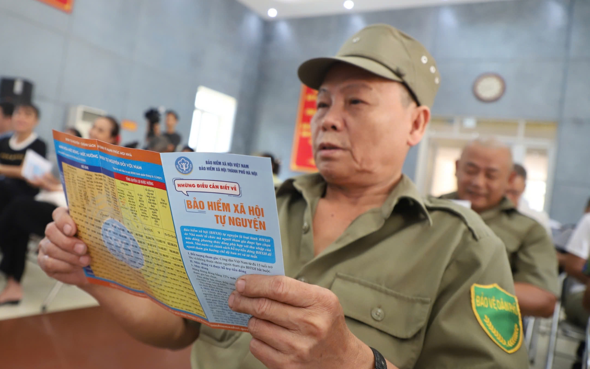Vừa nhận lương hưu, đi làm thêm có phải đóng BHXH?