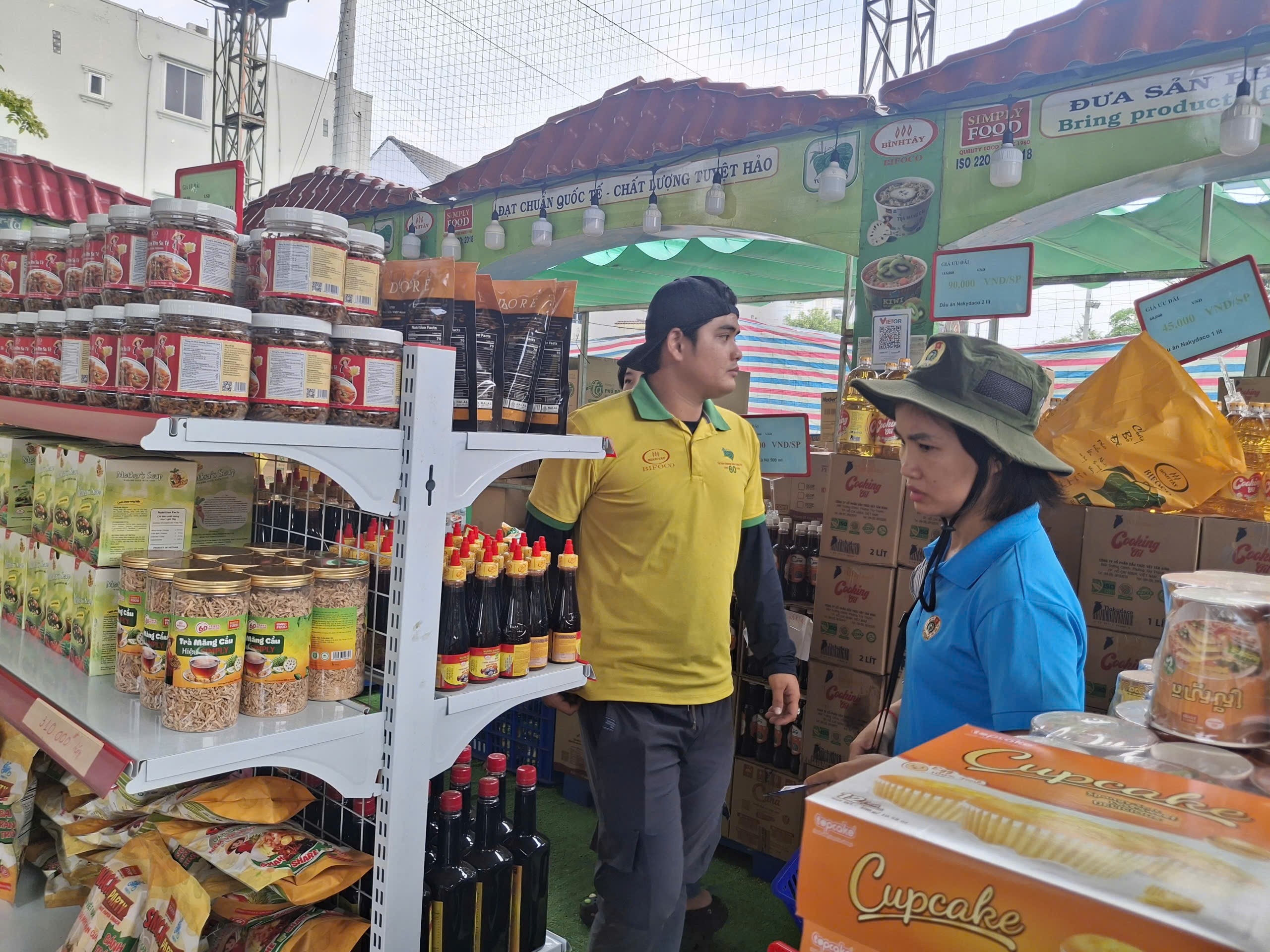 Nữ công nhân lần đầu tiên được tầm soát ung thư cổ tử cung bằng AI - Ảnh 4.